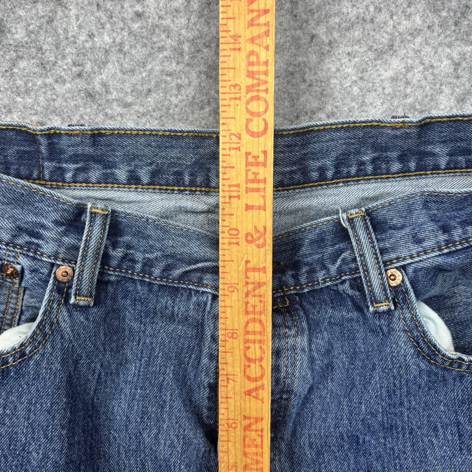 Levis 501 Original Straight Button Fly Denim Jeans Mens 38×30 Blue Medium Wash