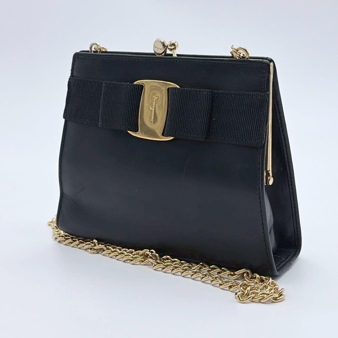 Salvatore Ferragamo Vara Bow Kiss Lock Chain Shoulder Bag Black Gold Authentic