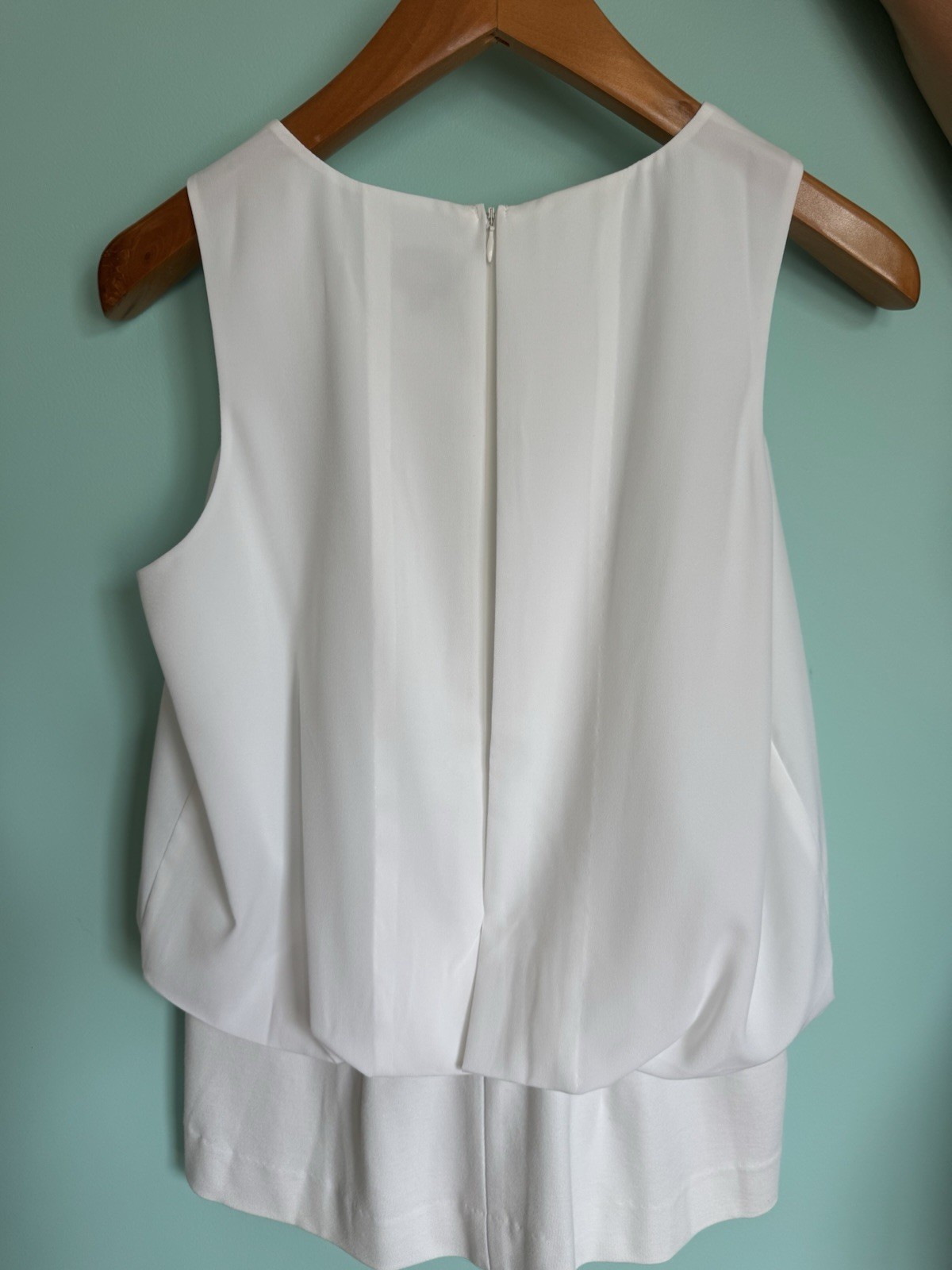 CAbi Woven Layered Zip Stretch Round Neck Sleeveless Blouse White Women’s S