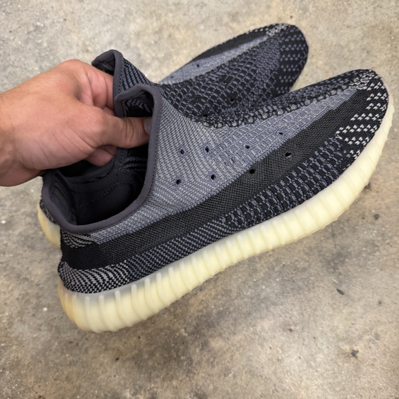 Adidas Yeezy Boost 350 V2 Carbon Mens Size 12 Black Grey Sneakers Boost B37571