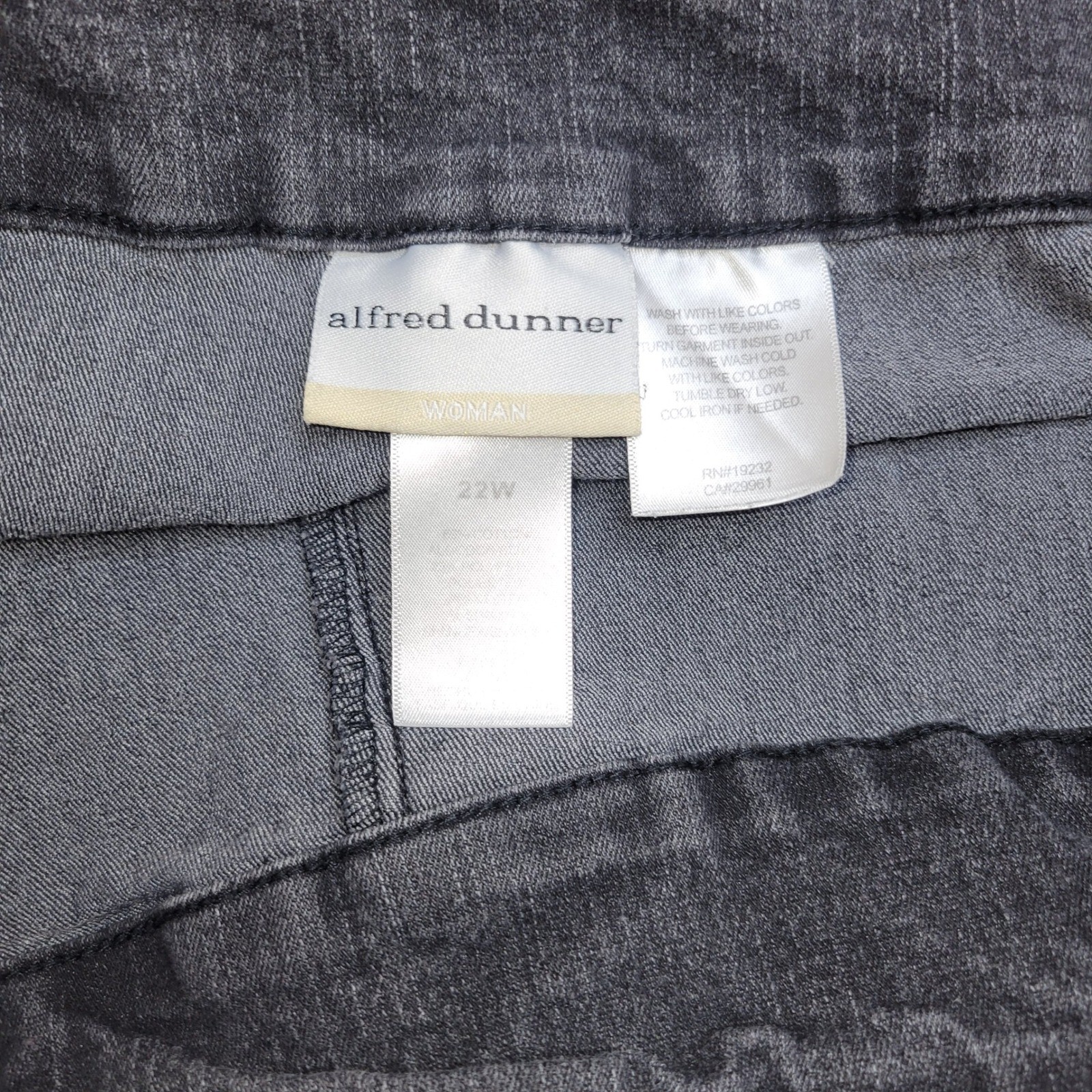 Alfred Dunner Pull On Pants Size 22W Gray Stretch Crop Pockets Denim Jeans