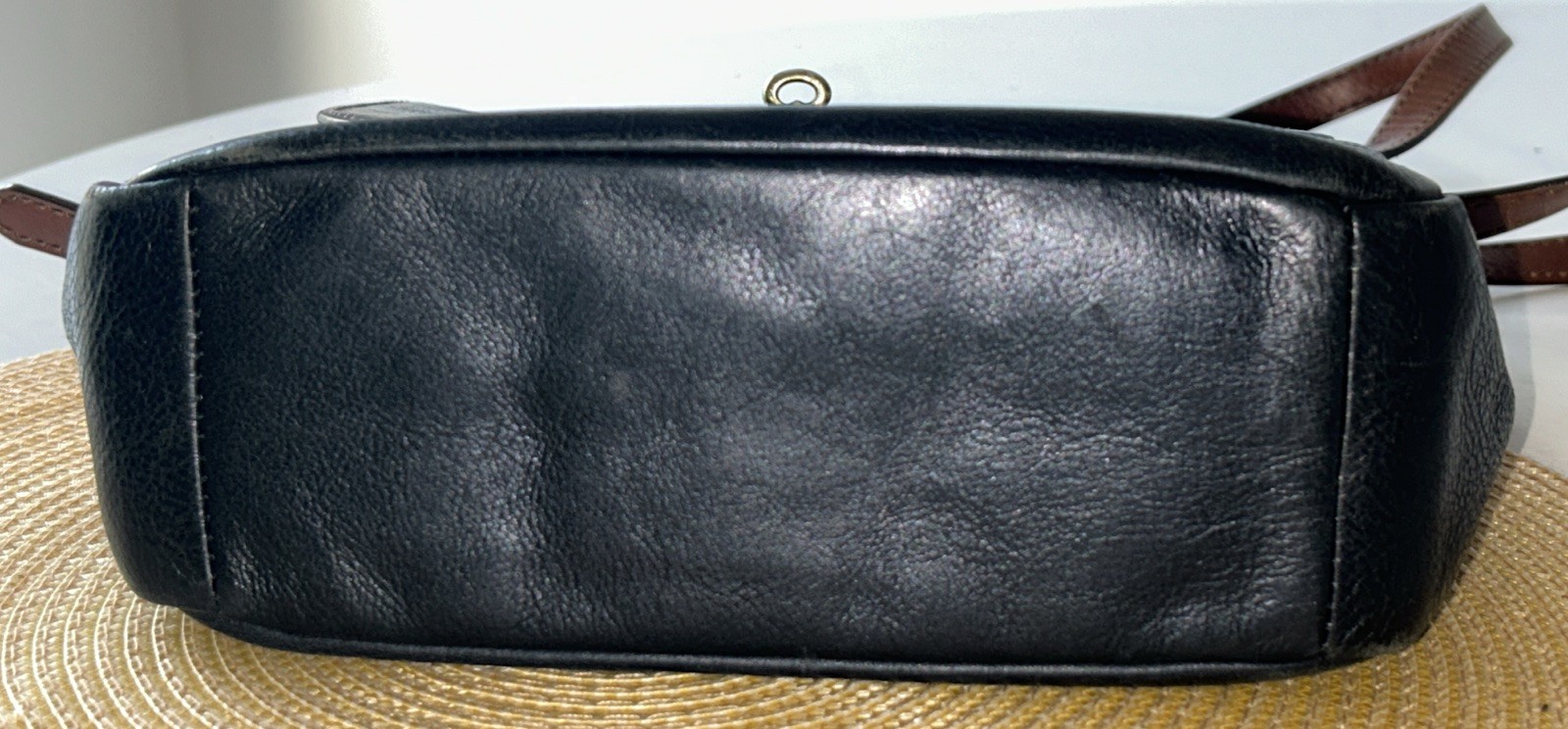 VTG Fossil Top Handle Turn Lock Crossbody Bag in Black 9”Hx10.25”Wx3.5”D