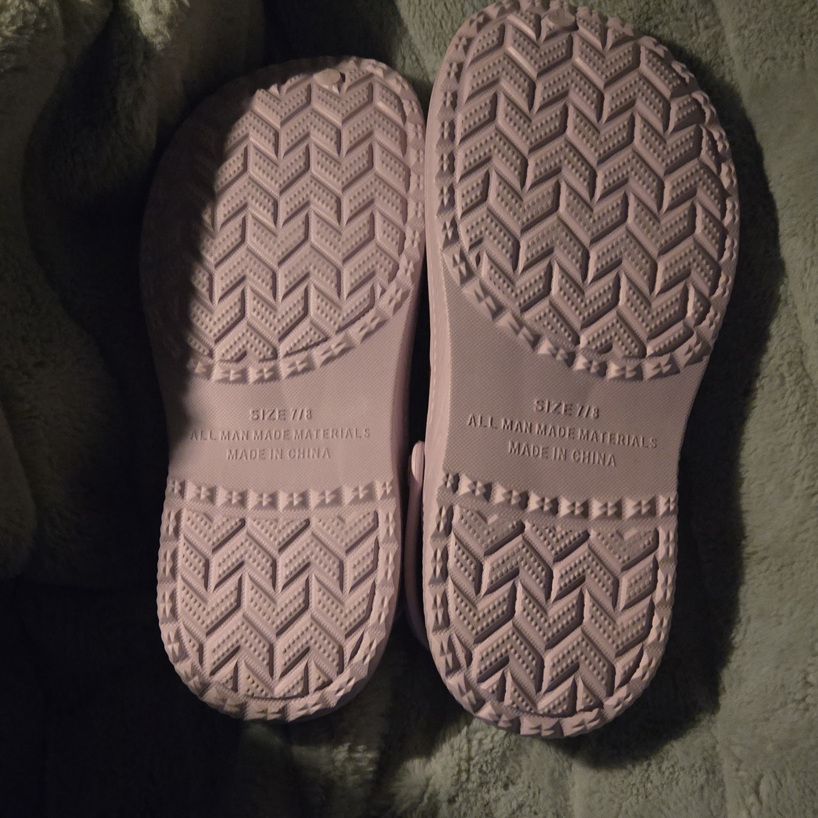 unisex Light Pink Slip-On Clog Sandals Breathable Man-Made Materials Size 7/8