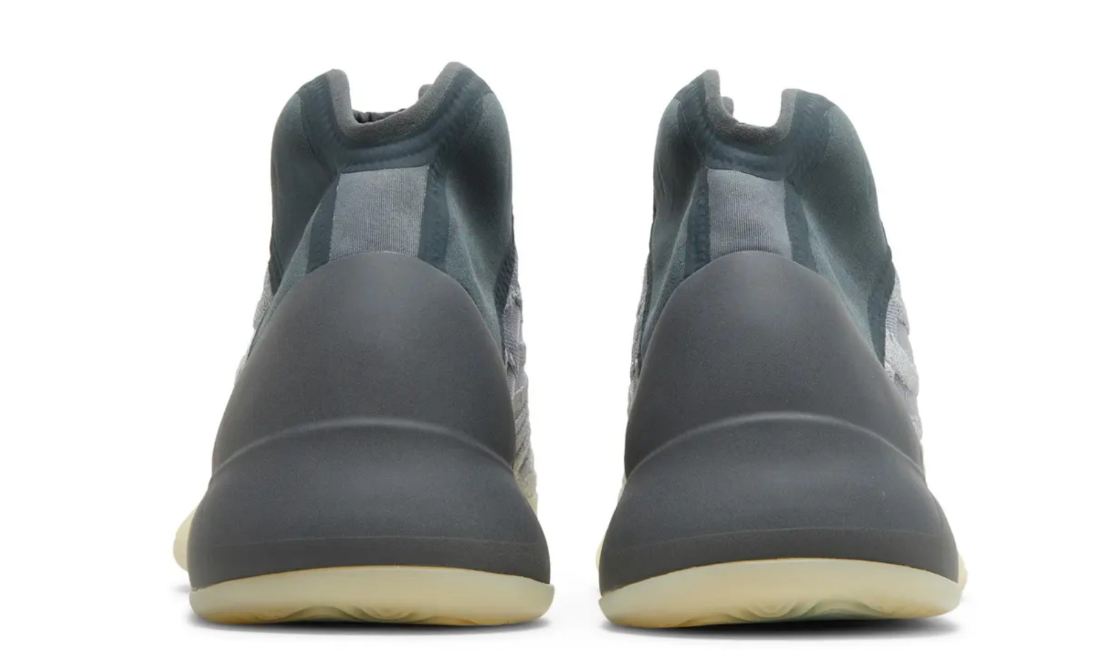 Sz 5 – Adidas Yeezy Quantum ‘Mono Carbon’