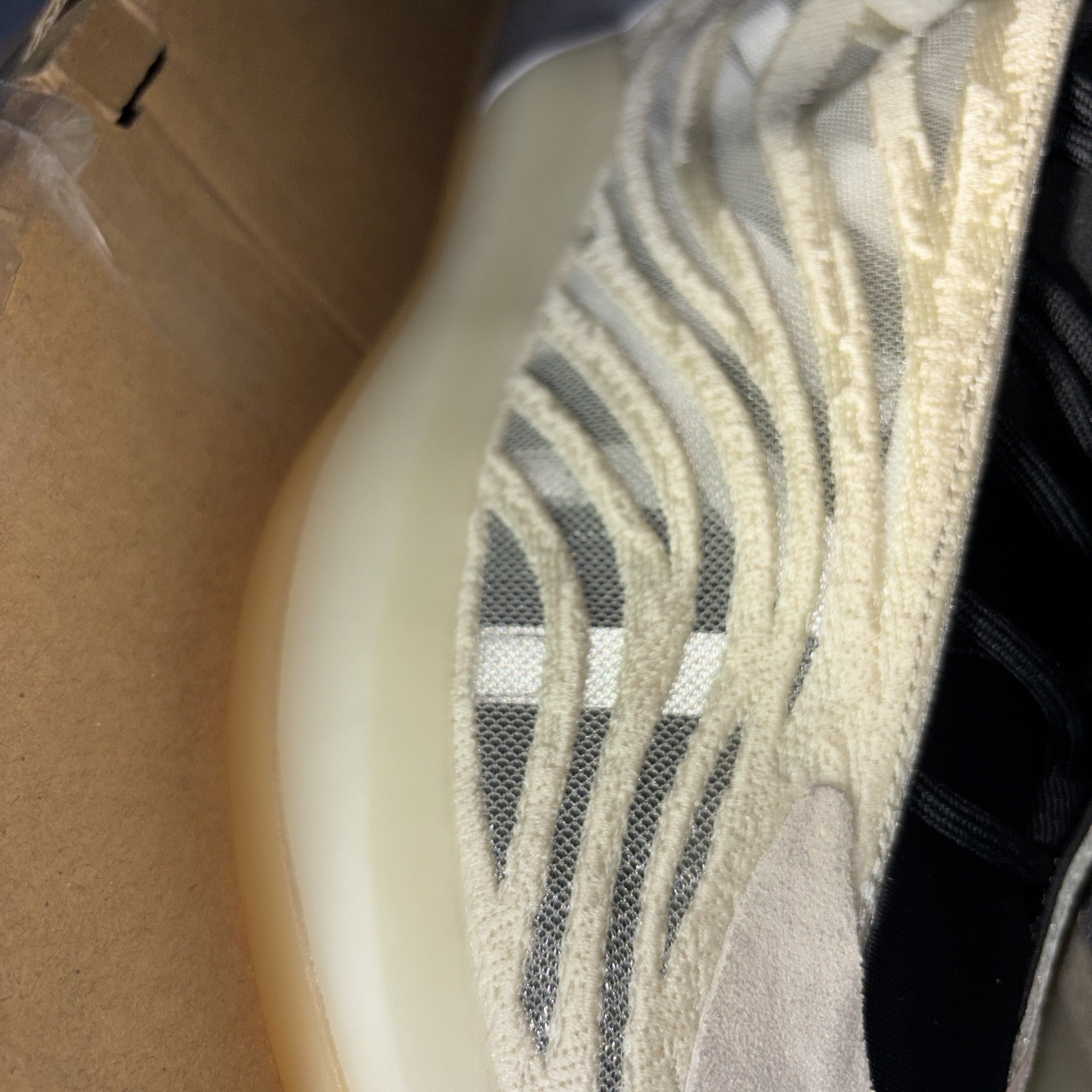 US MENS 14 ADIDAS YEEZY QUANTUM BOOST SKU HQ2085 Color MISTSL