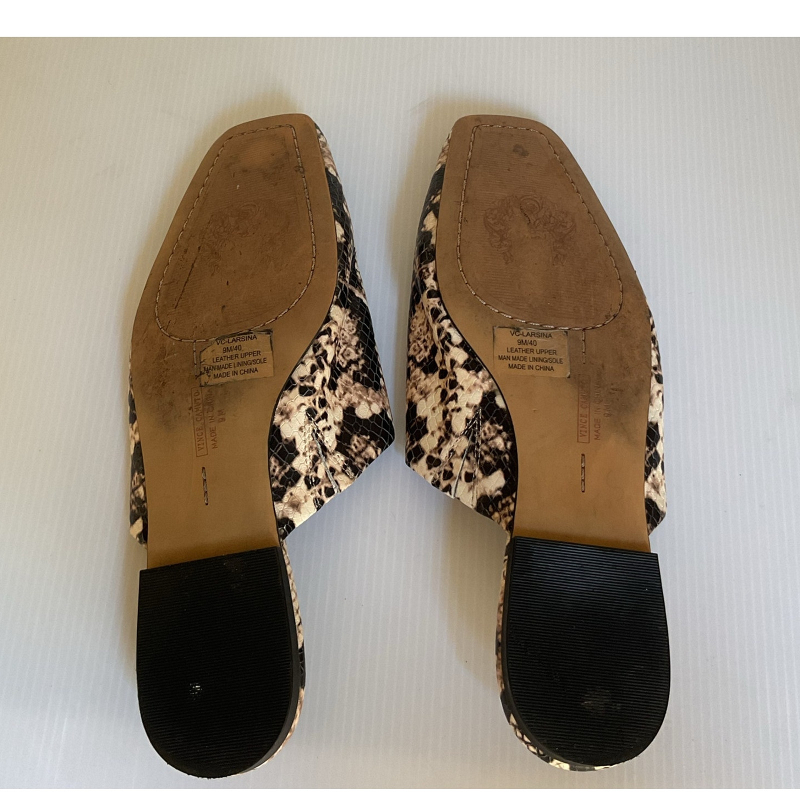 Vince Camuto Women’s Snake Print Leather Mules Size 9 Office Chic Trendy mules