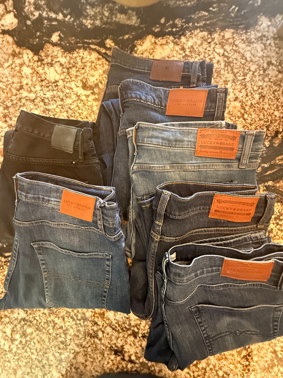 Lucky Brand Jeans 7 PAIRS!! Mens Size 33 x 30 VARIOUS STYLES (all fit me)