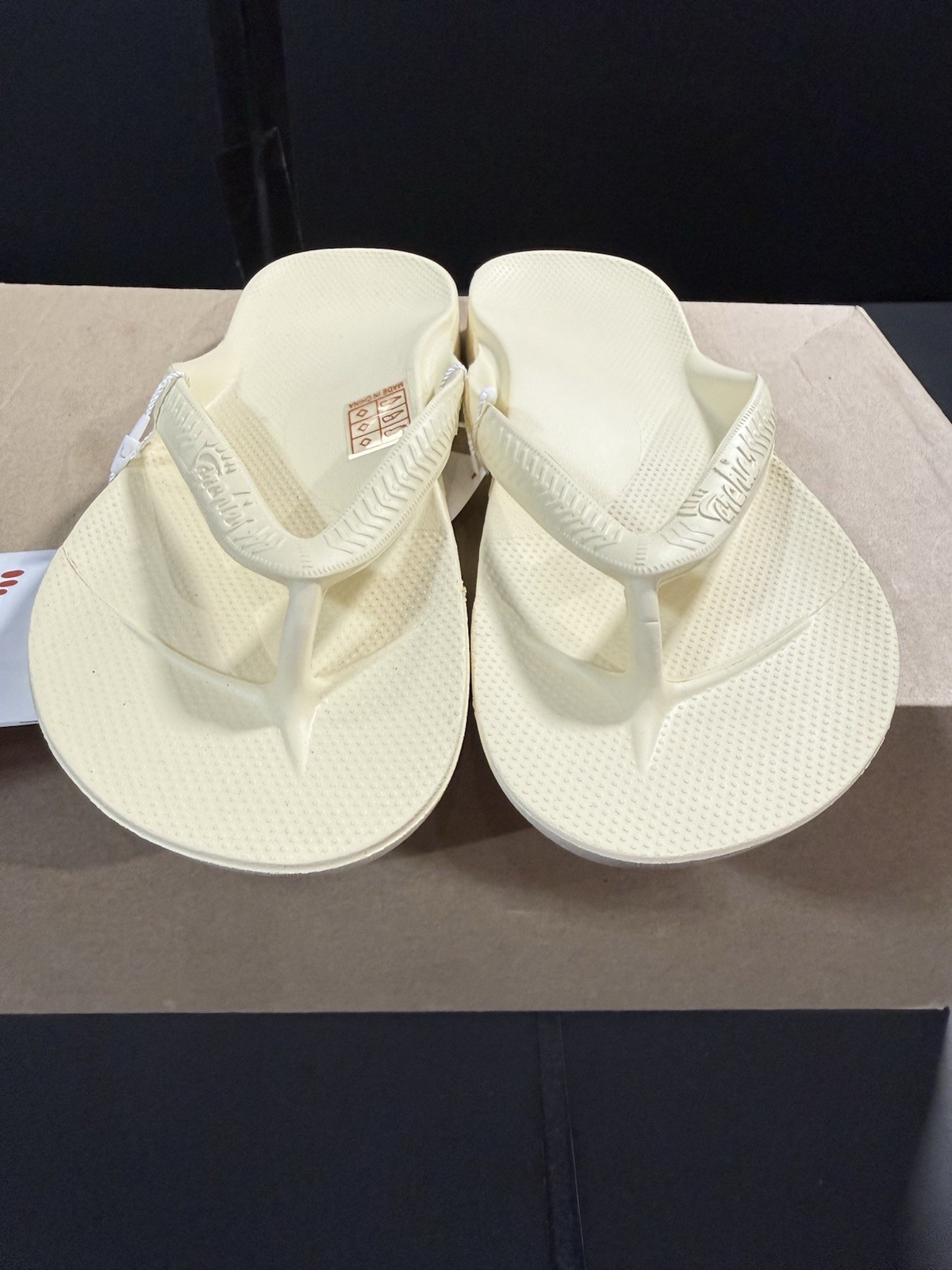 Archies Flip Flops Yellow Size M 7 W 8 NWOB