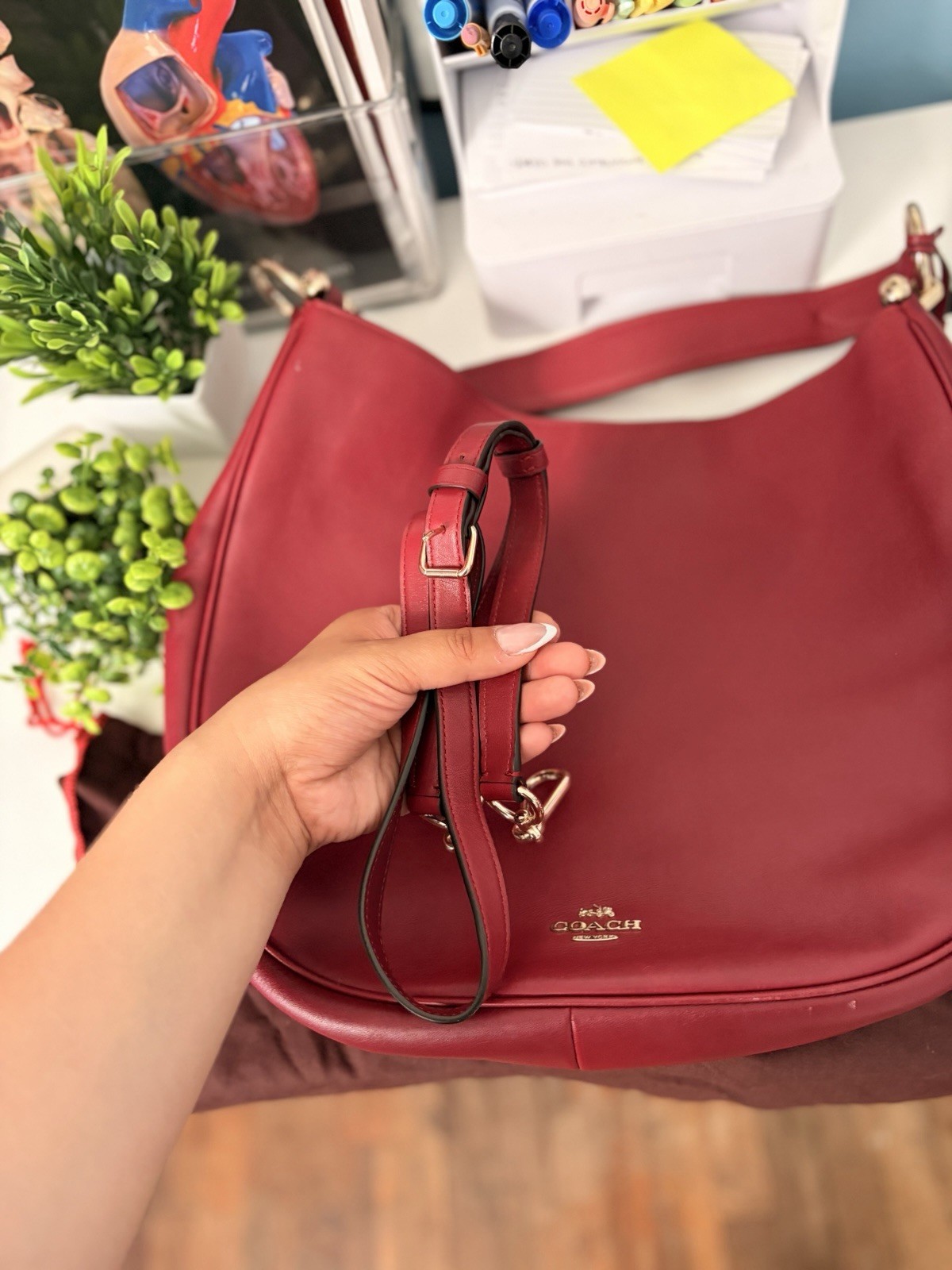 Coach Burgundy Hobo Shoulder Bag Gold Hardware Zip/Snap