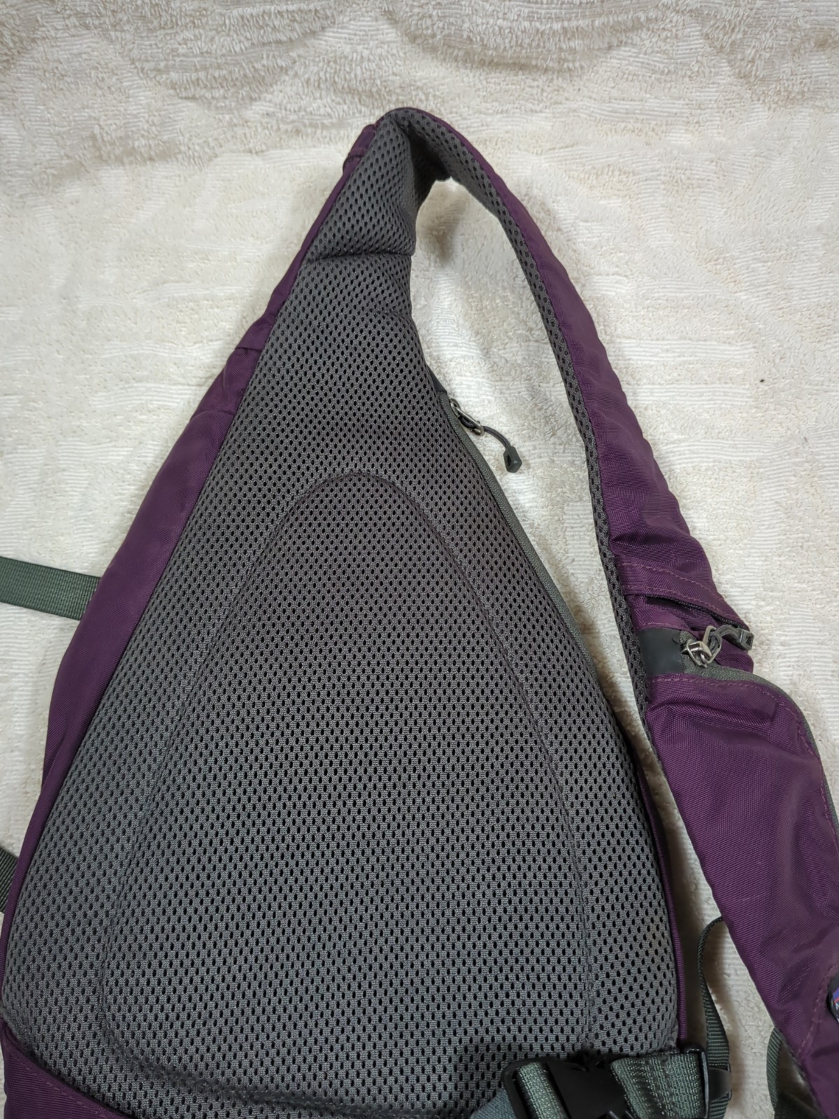 Patagonia Atom Sling 8L Sling Backpack – Padded Crossbody Bag – Purple & Pink