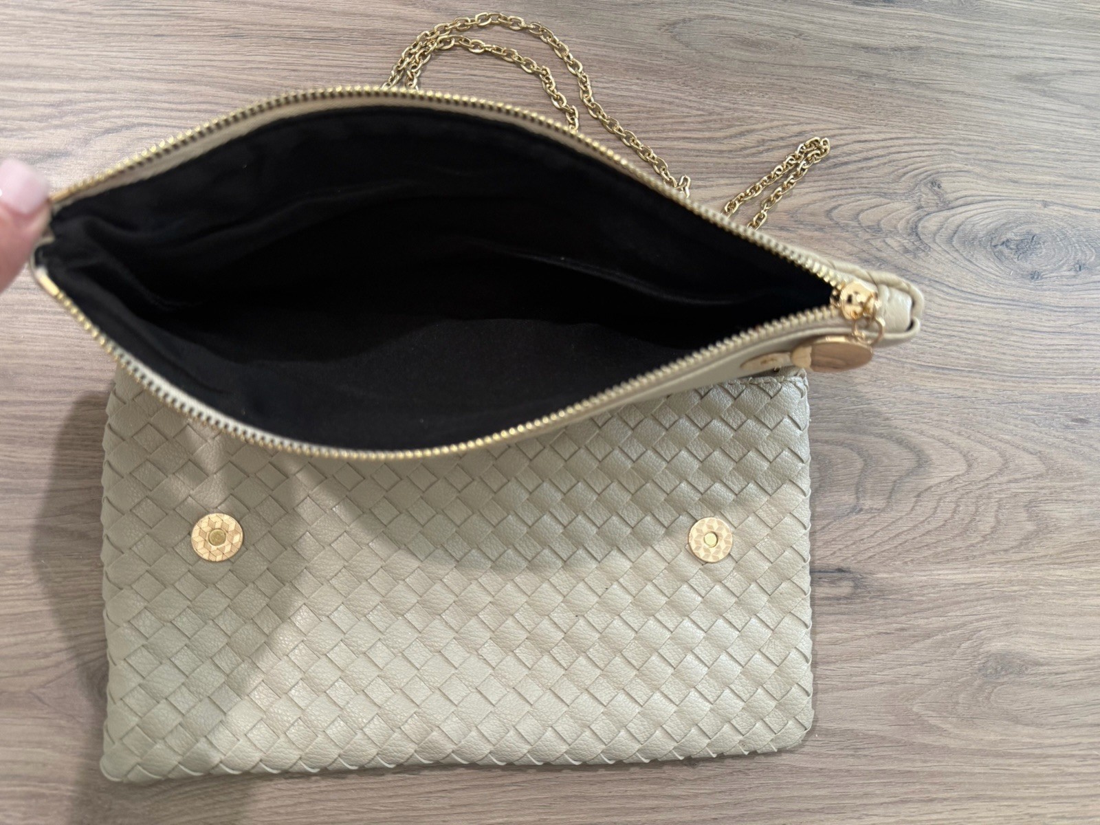 Cream Woven Chain Crossbody Clutch Bag | Gold Chain Strap