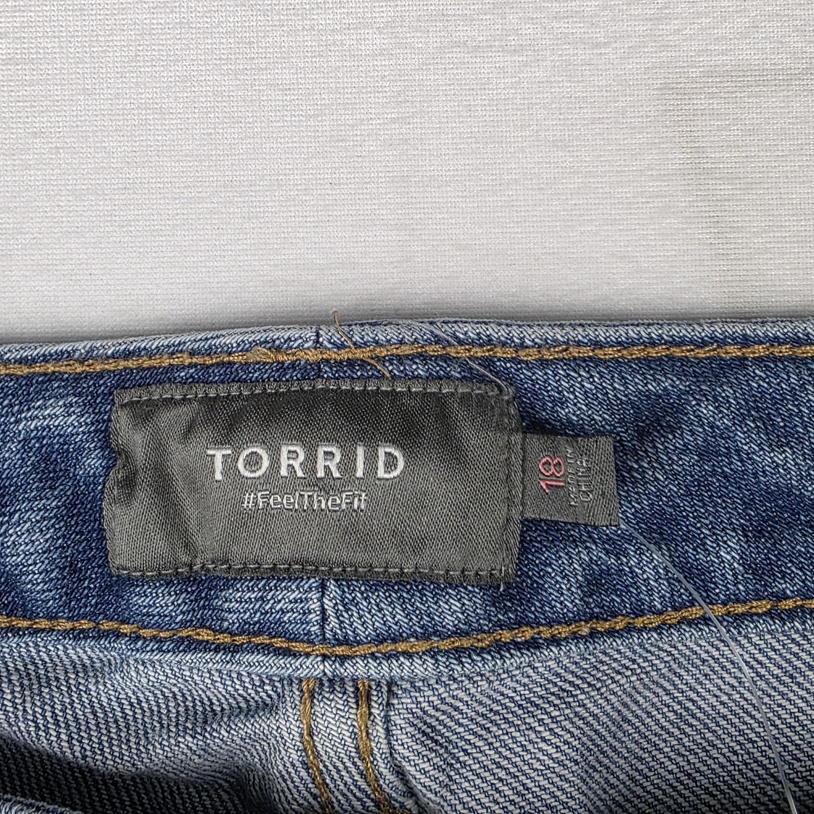 Torrid Shorts Womens Size 18 Relaxed Bermuda Classic Blue Denim Gitty Up Nee