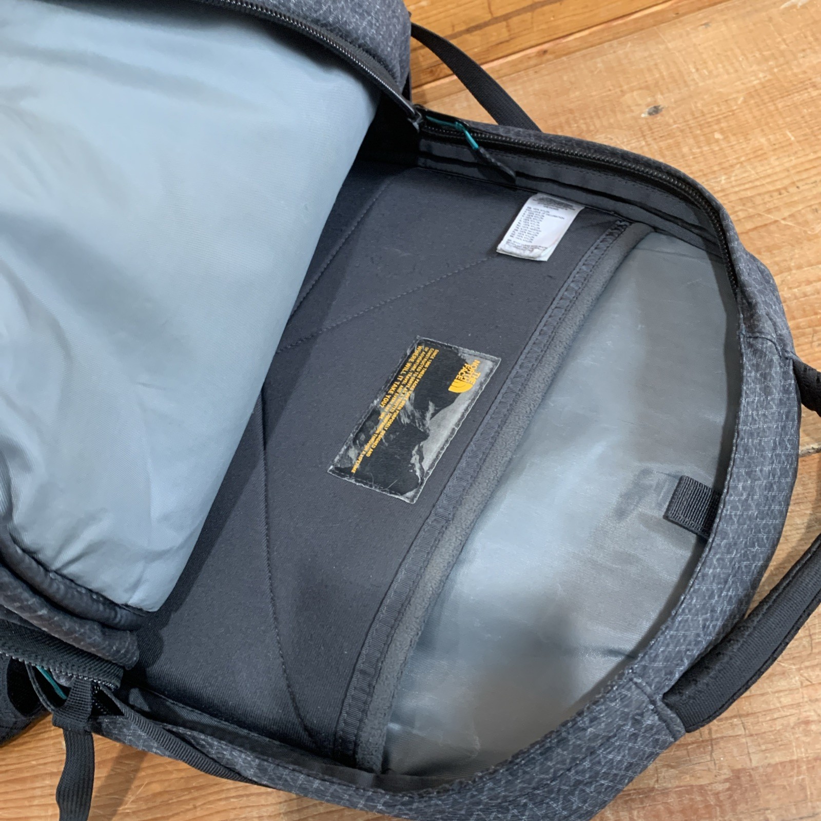 North Face Recon Backpack Mens Large FlexVent Laptop Hiking School Bag