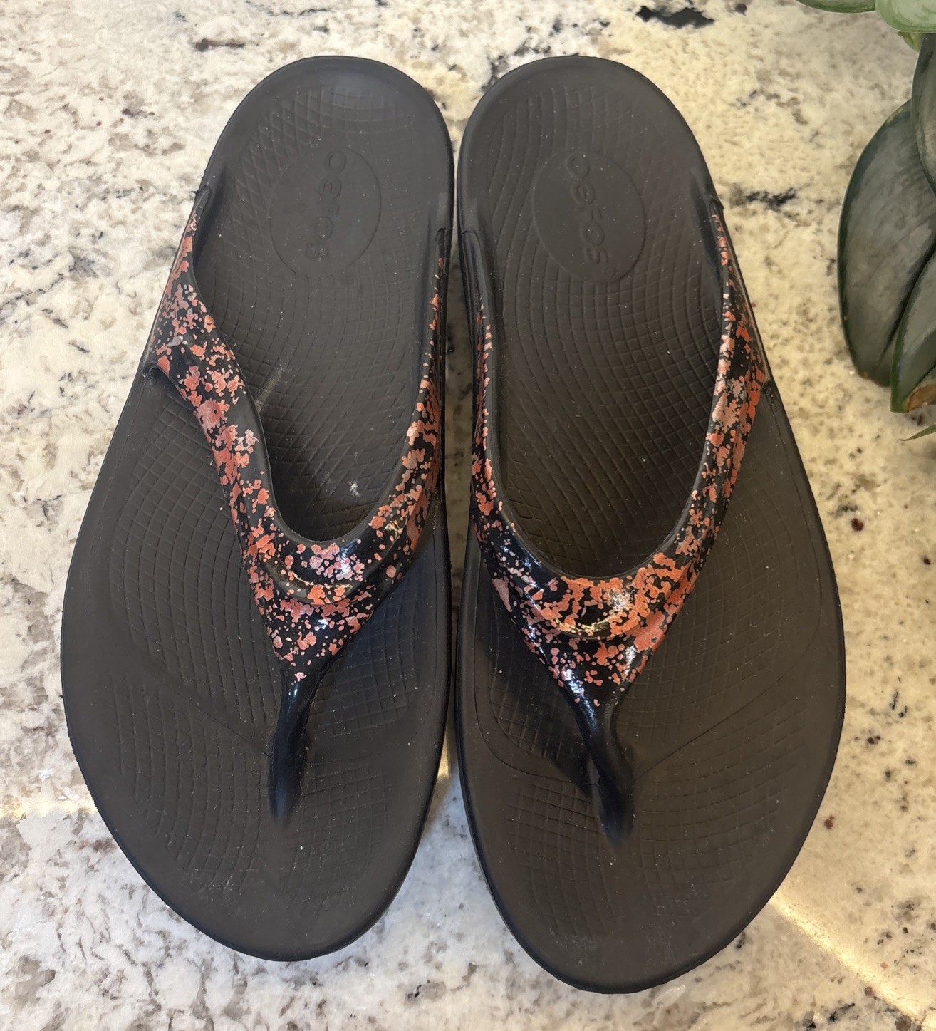 OOFOS OOlala Ltd Edition Bellini Splash Recovery Flip Flop Thong Sandal Women 10