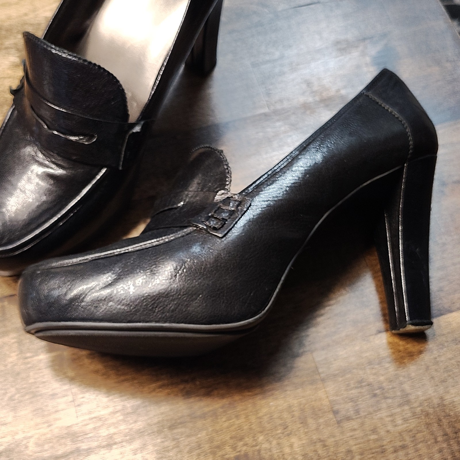 me Too Black Leather Platform Almond Toe Slip On Block Heel Loafers Womens 12M