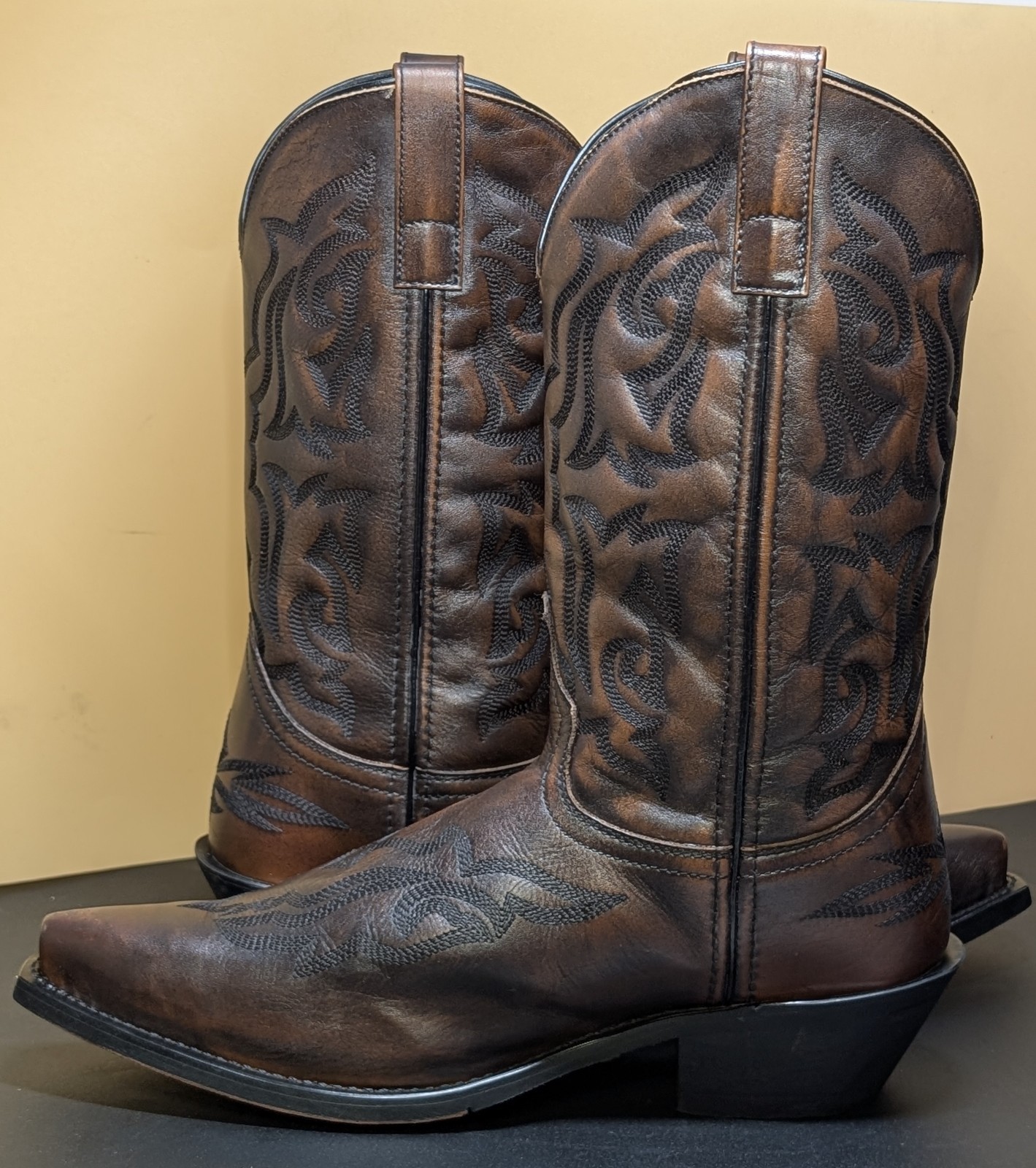 Laredo Men’s Boots Hawk Burnt Apple Leather Cowboy Boots 6862 Size 10 EW