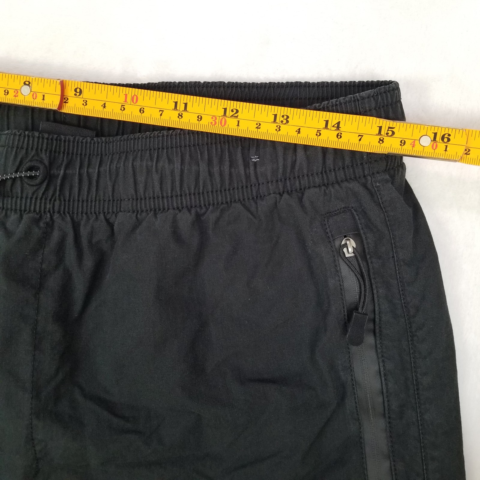 RVCA Men’s Black Hybrid Swim Athletic Shorts Size Medium Zipper Pockets Casual