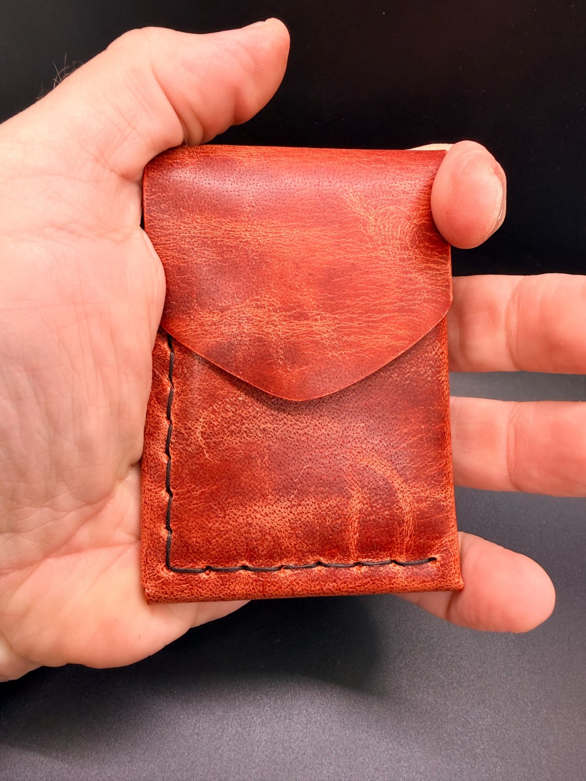 Handmade minimalist wallet inspired by the popular Oldis One style