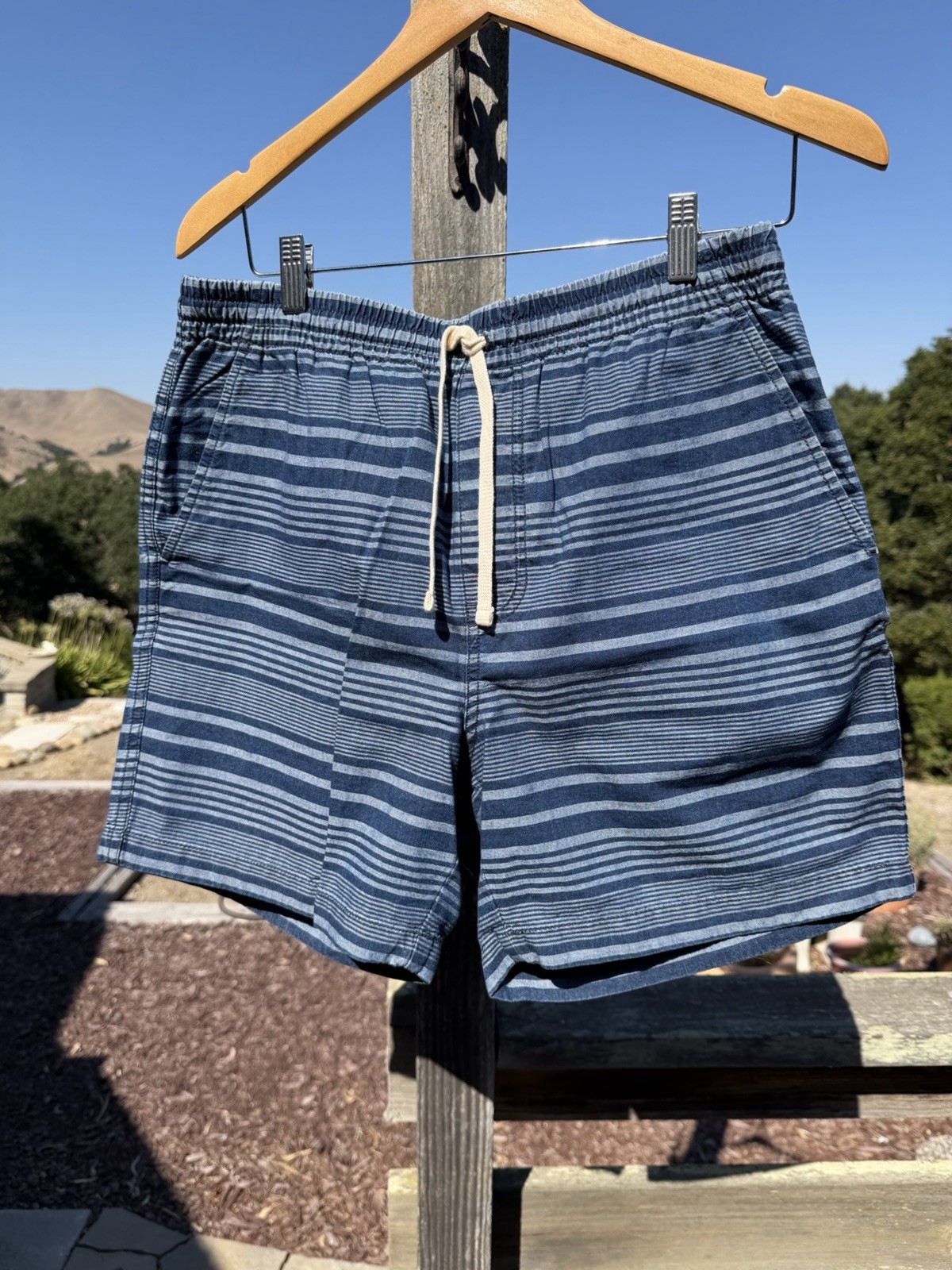 J Crew Men’s Blue White Horizontal Stripe Draw String Cotton Dock Shorts Size M