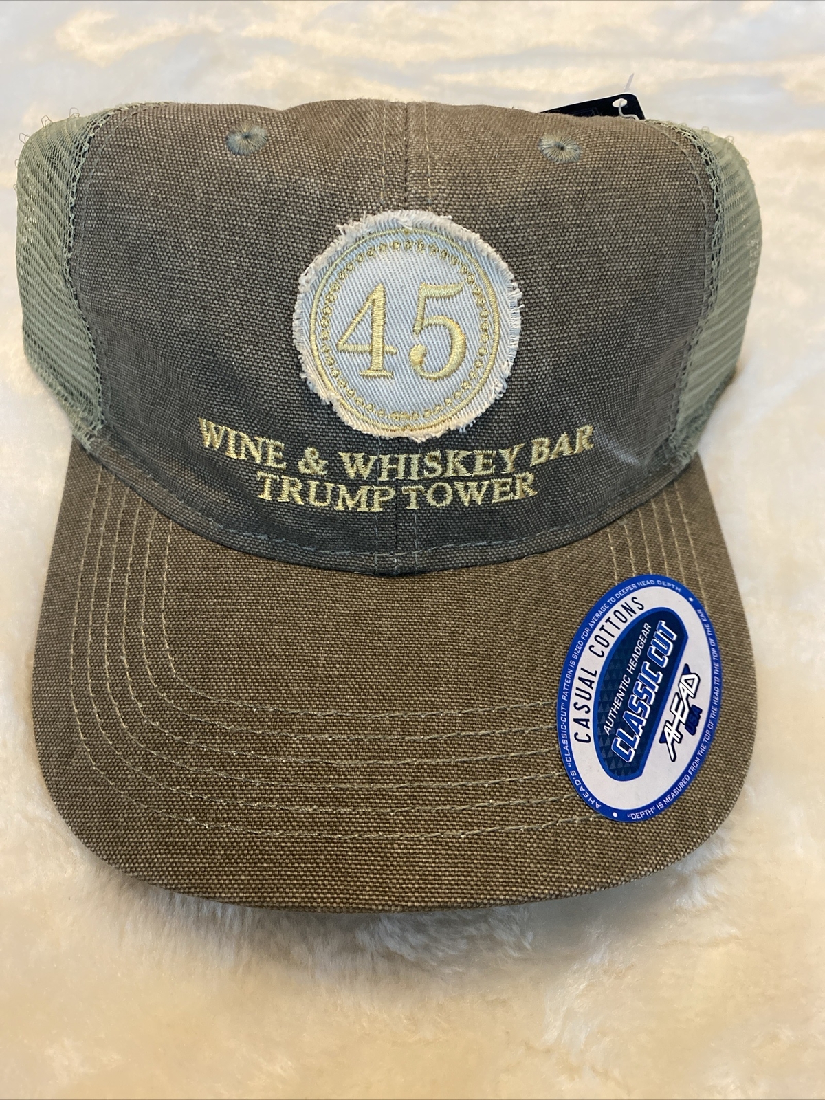 Trump Tower 45th President Hat Wine Whiskey Bar Not Available Public RARE