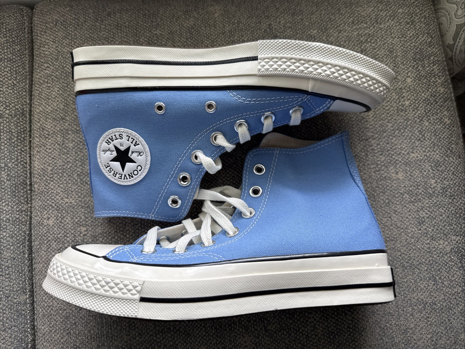 Size 5 Men’s / Size 7 Women’s Converse Chuck 70 High Open Sky A10524F Sneakers