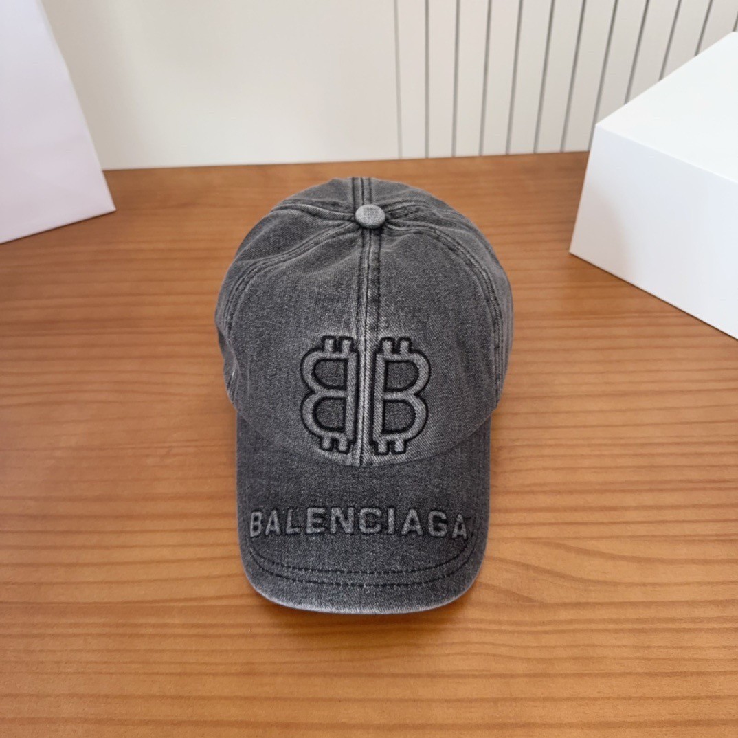 Balenciaga embroidered lettering new baseball cap
