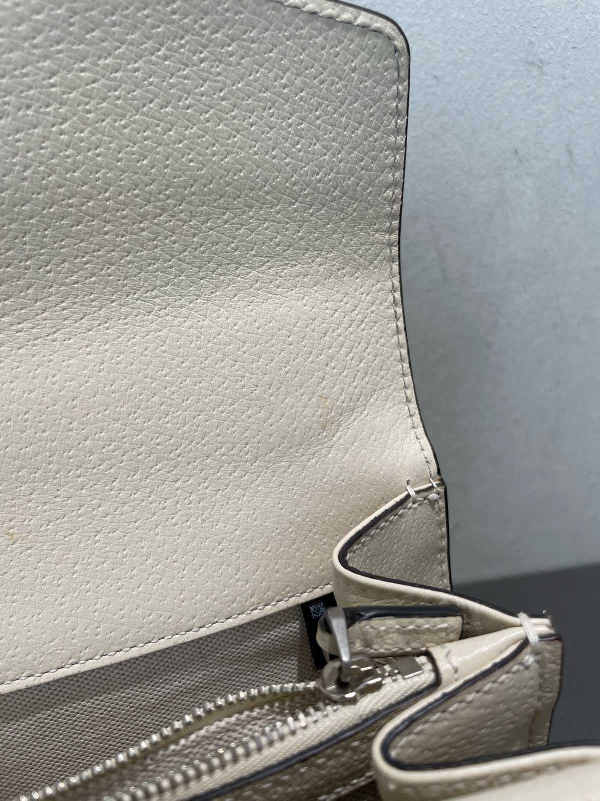 Gucci Pre-Owned Authentic Luxury Handbag White 28×17cm Silver