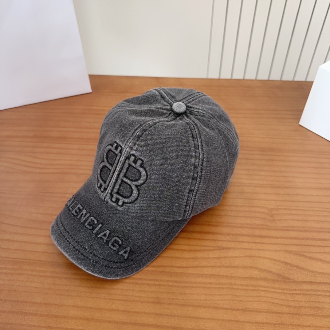 Balenciaga embroidered lettering new baseball cap