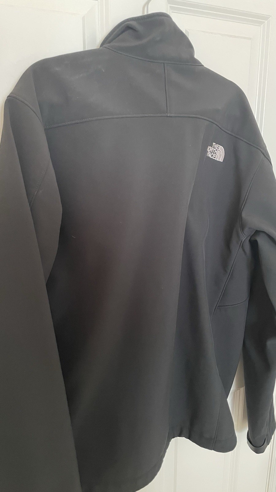 The North Face Men’s Black Soft Shell Jacket Full Zip with Chest Pocket Size L