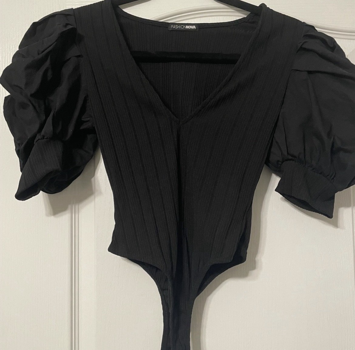 Fashion Nova Women’s Black Bodysuit Small Puff Sleeves New