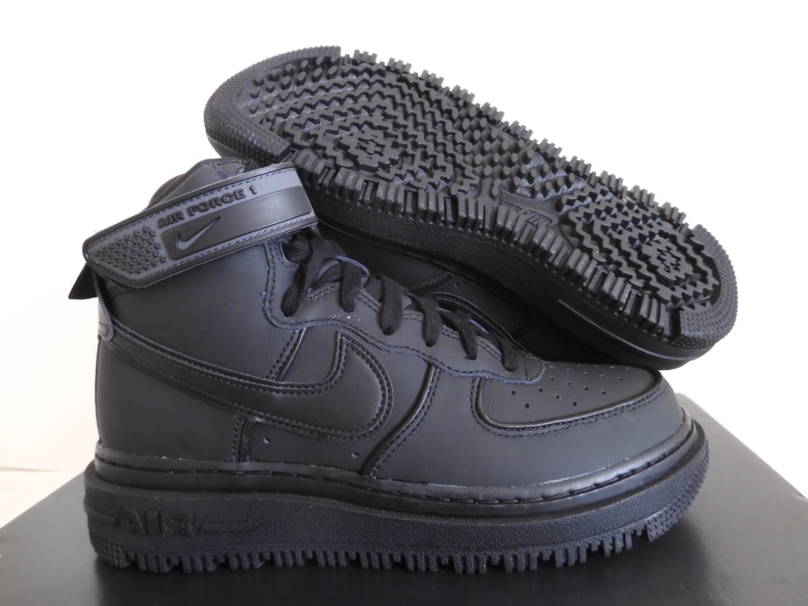 NIKE AIR FORCE 1 BOOT BLACK-BLACK-ANTHRACITE SZ 7 [DA0418-001]