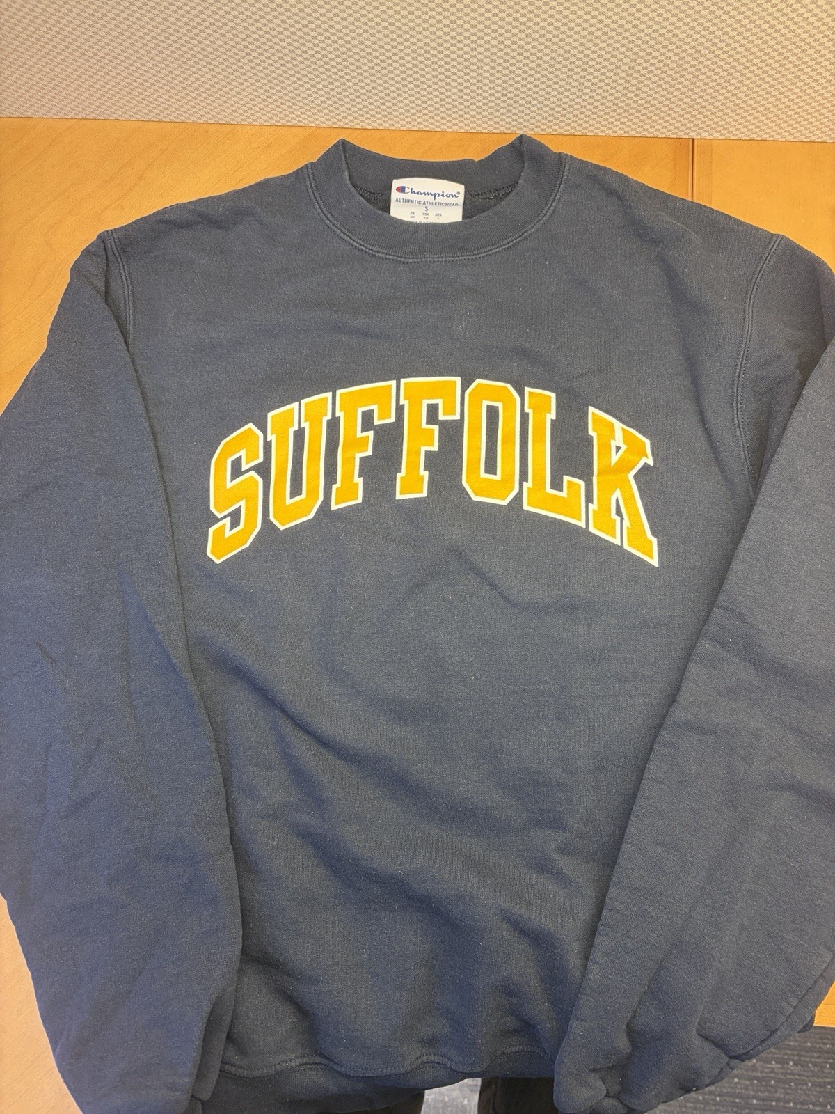 Champion Suffolk Crewneck Sweatshirt Navy Yellow Logo Small S Community