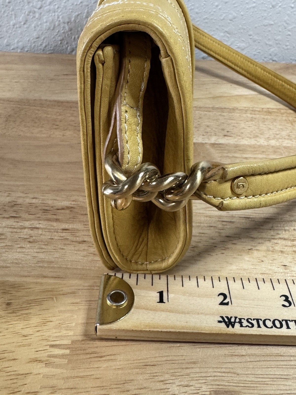 Liz Claiborne Geniune Yellow Leather Y2K Baggett Style Shoulder Handbag