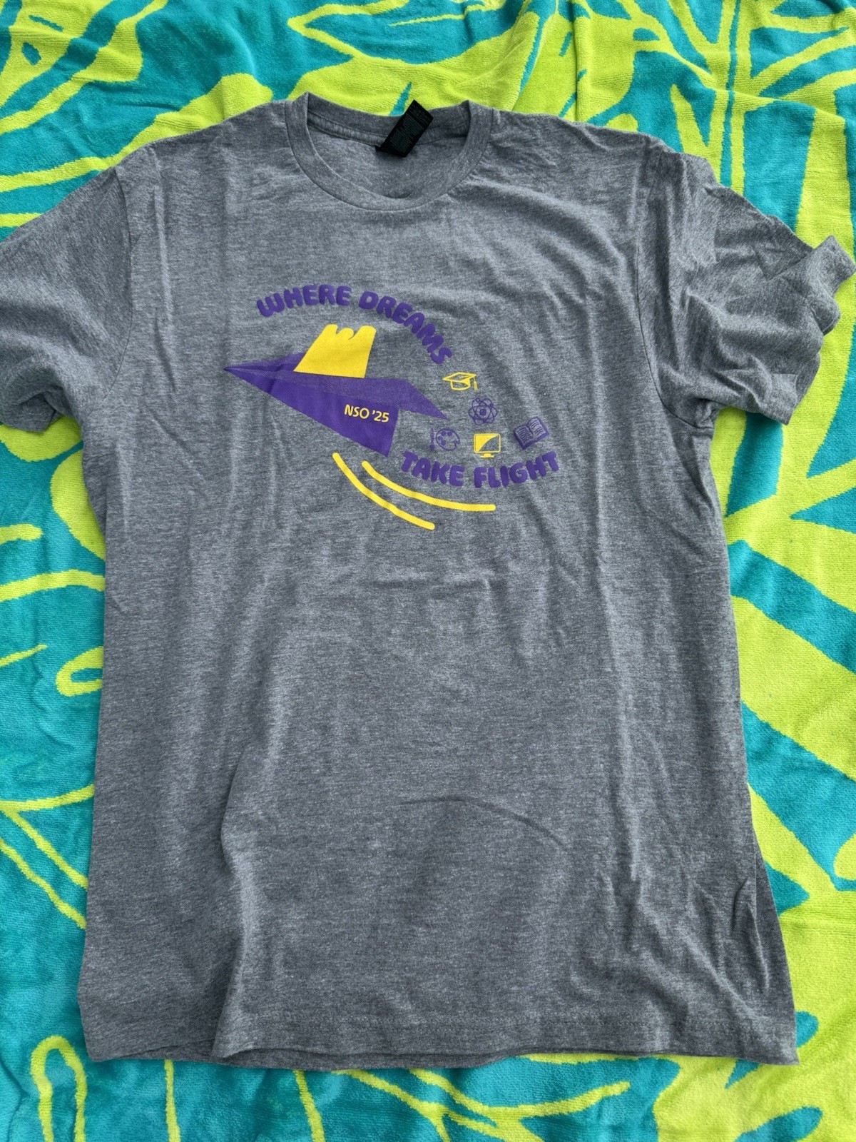 Gildan California Lutheran University New Student Orientation T Shirt, Size M
