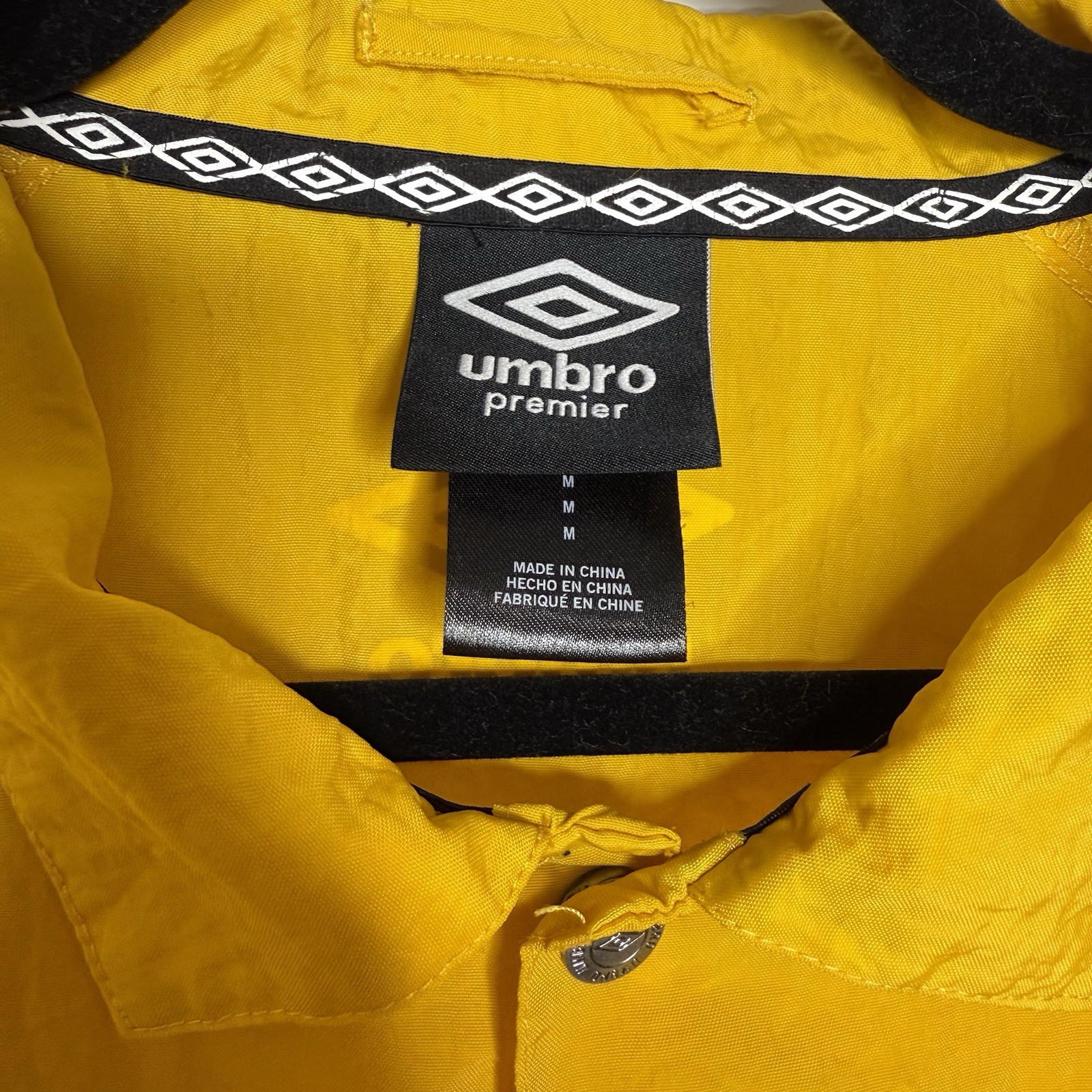 Umbro Premier Jacket Men’s Medium Goldenrod Yellow Windbreaker Coach Soccer