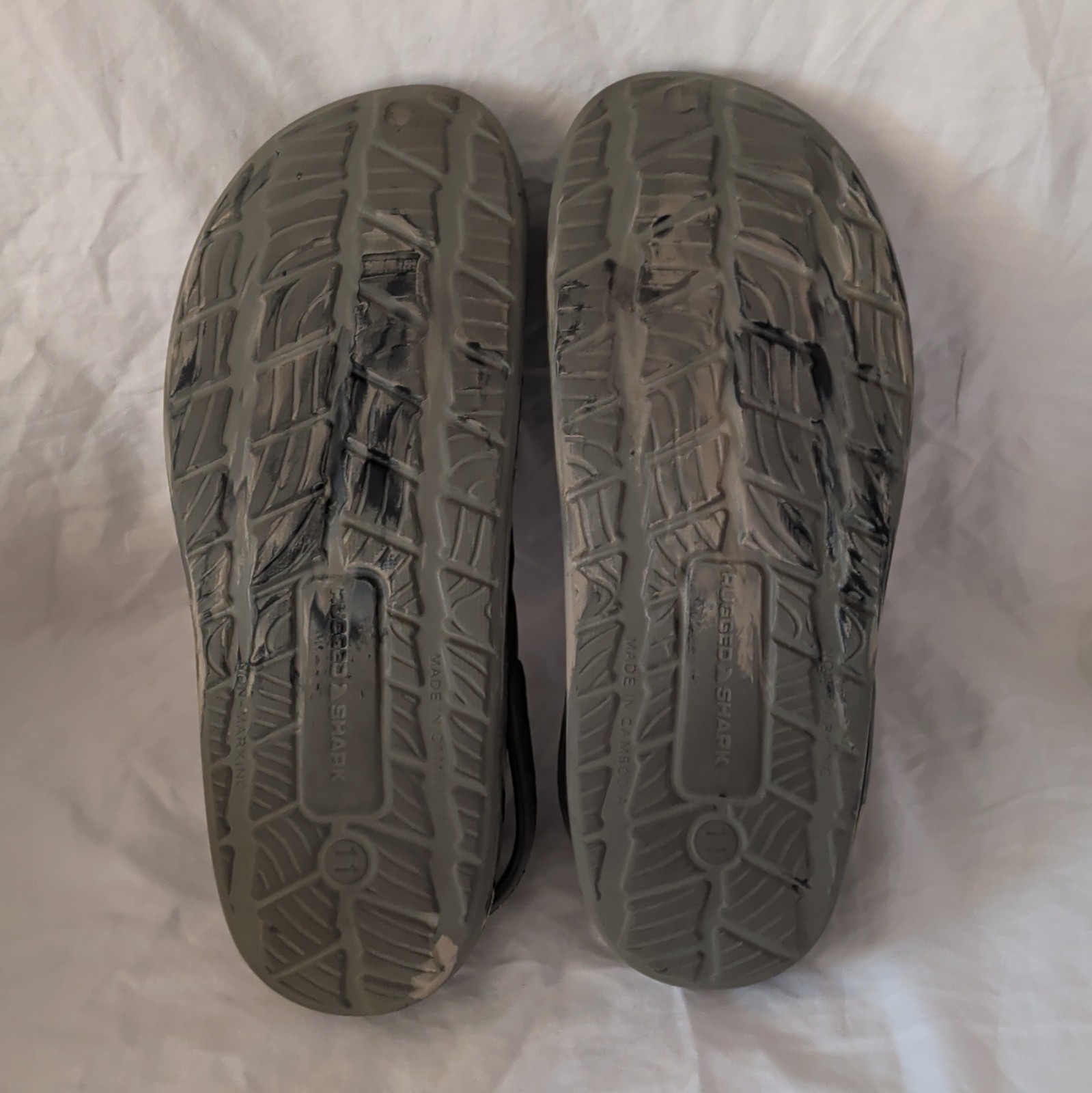 Rugged Shark Lightweight Breathable Camouflage Slip-On Clogs Gray Black Men’s 11