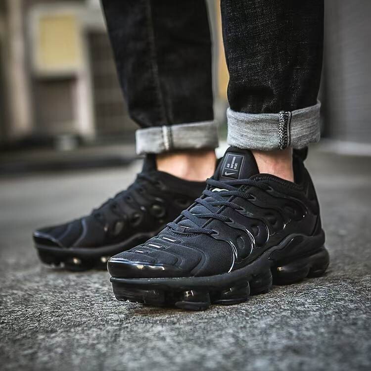 DS New Nike Air Vapormax TN Plus Triple Black comfortable men’s shoes