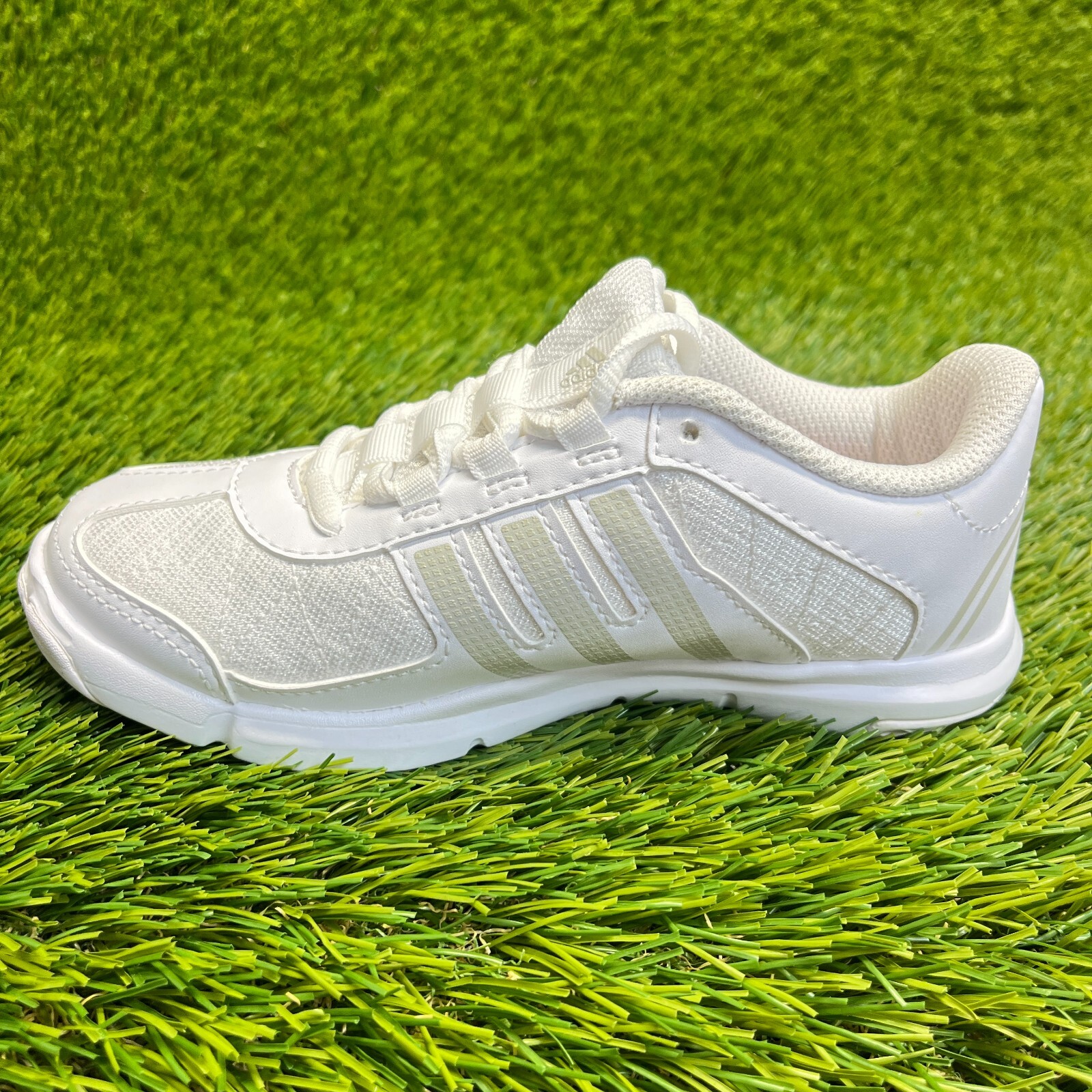 Adidas Triple Cheer Boys Size 12K White Athletic Cheerleading Shoes Sneakers