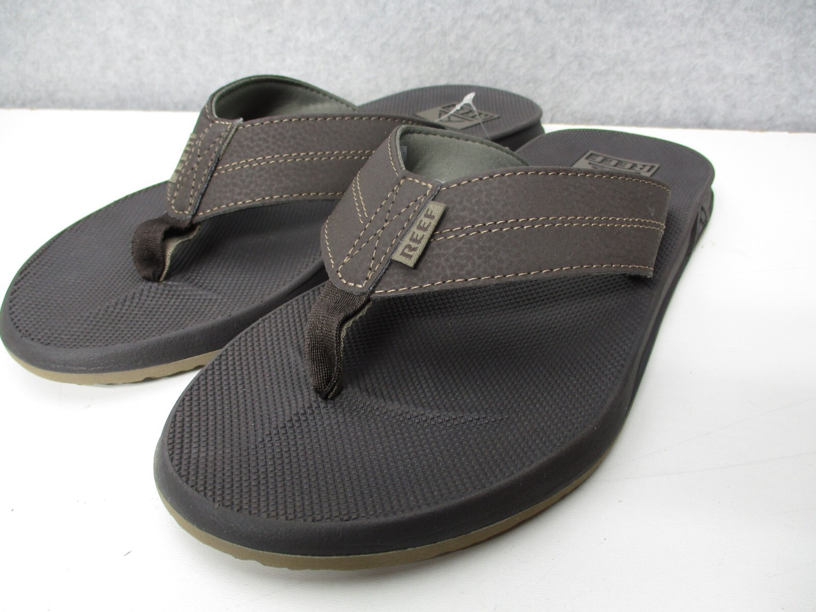 Reef Element TQT Sandals Brown Thong Flip Flop Bottle Opener Mens Sz 8