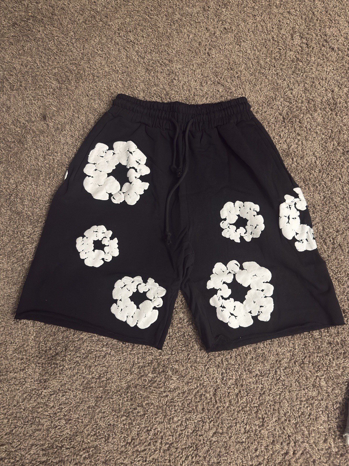 DENIM TEARS Men’s Black Fleece Sweat Shorts Floral Print Drawstring 10″