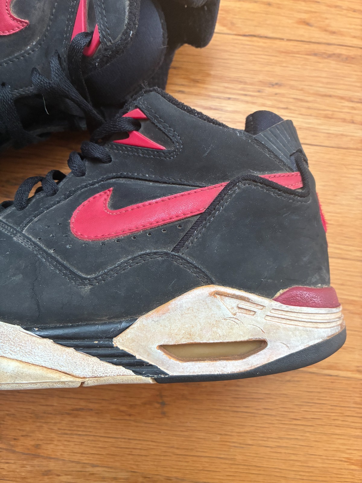 Vintage Nike Air Flight Mens Size 10.5 Black Red 307391-061 2003 Rare AS-IS