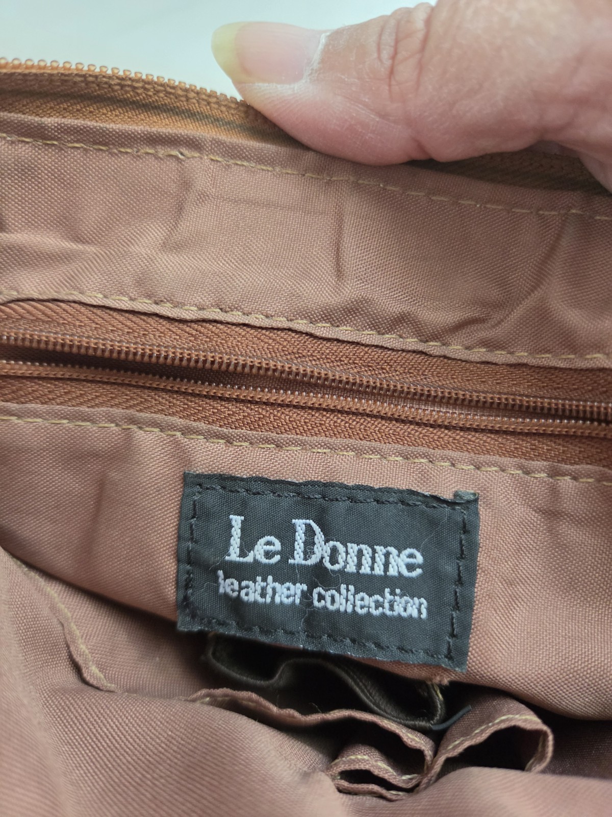 Le Donne Leather L-Zip Crossbody Shoulder Bag LD-808