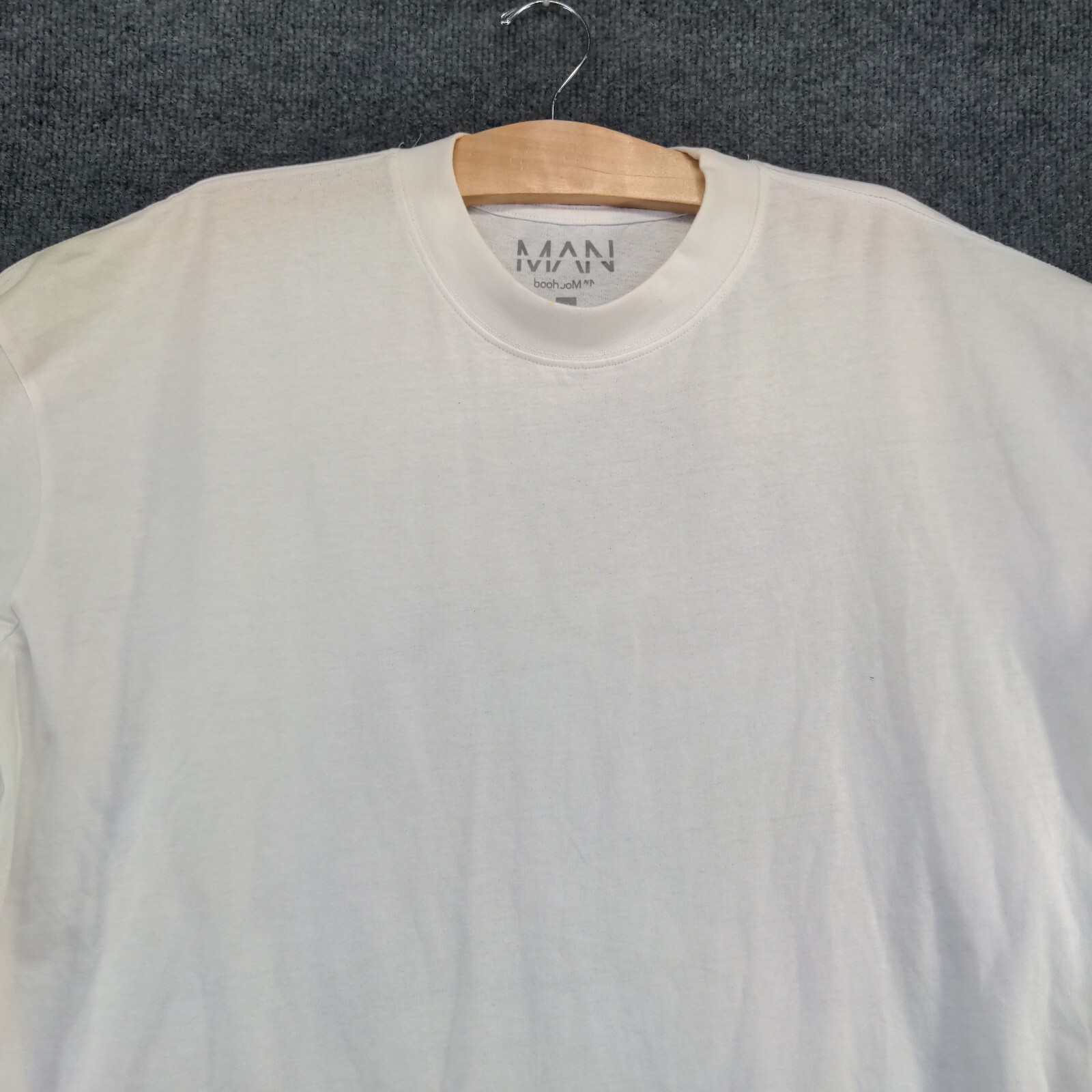MAN BoohooMAN Worldwide Dragon Graphic T-Shirt White Medium Short Sleeve W/Tags
