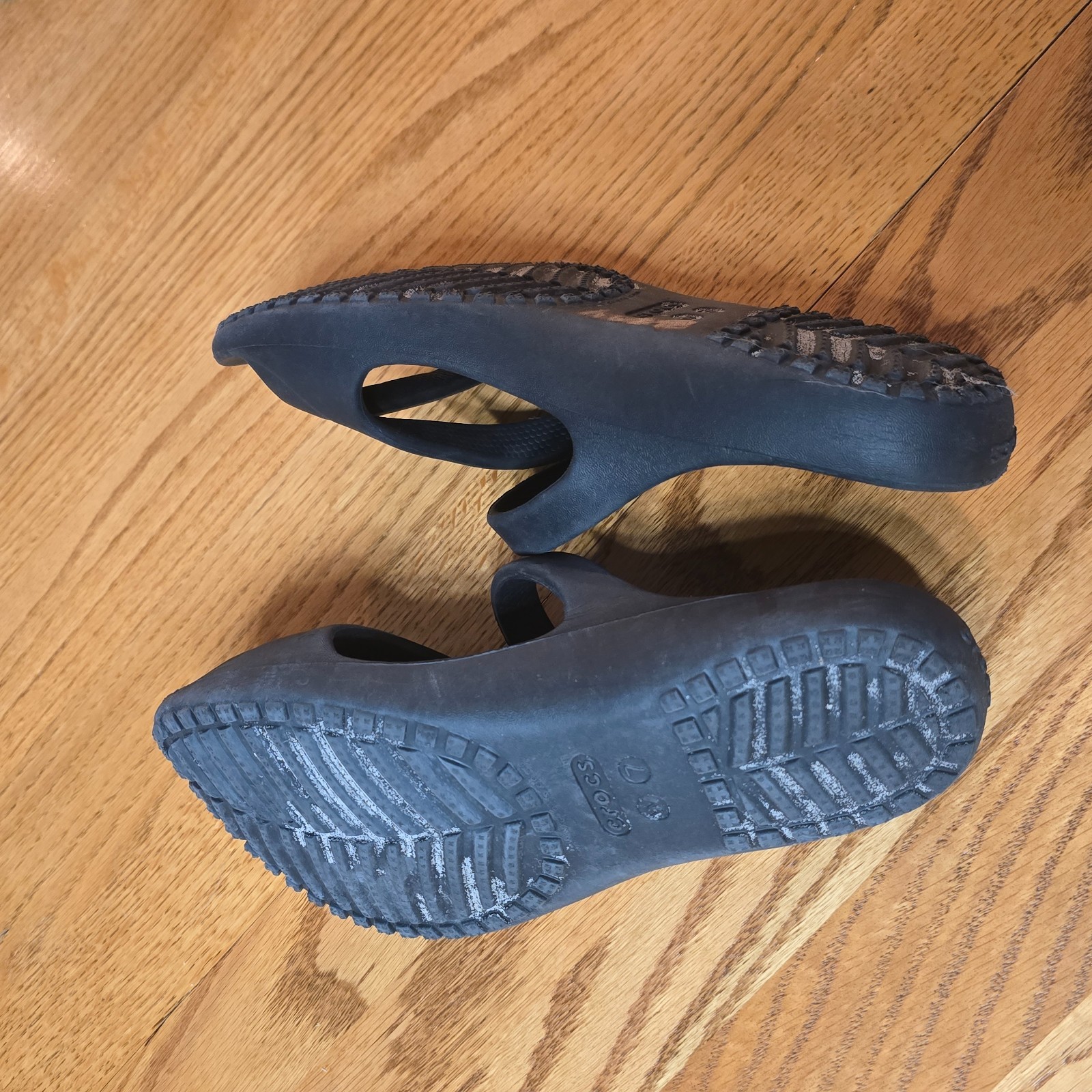 Crocs Kadee II Slip-On Strappy Sandal Black Women Size 7