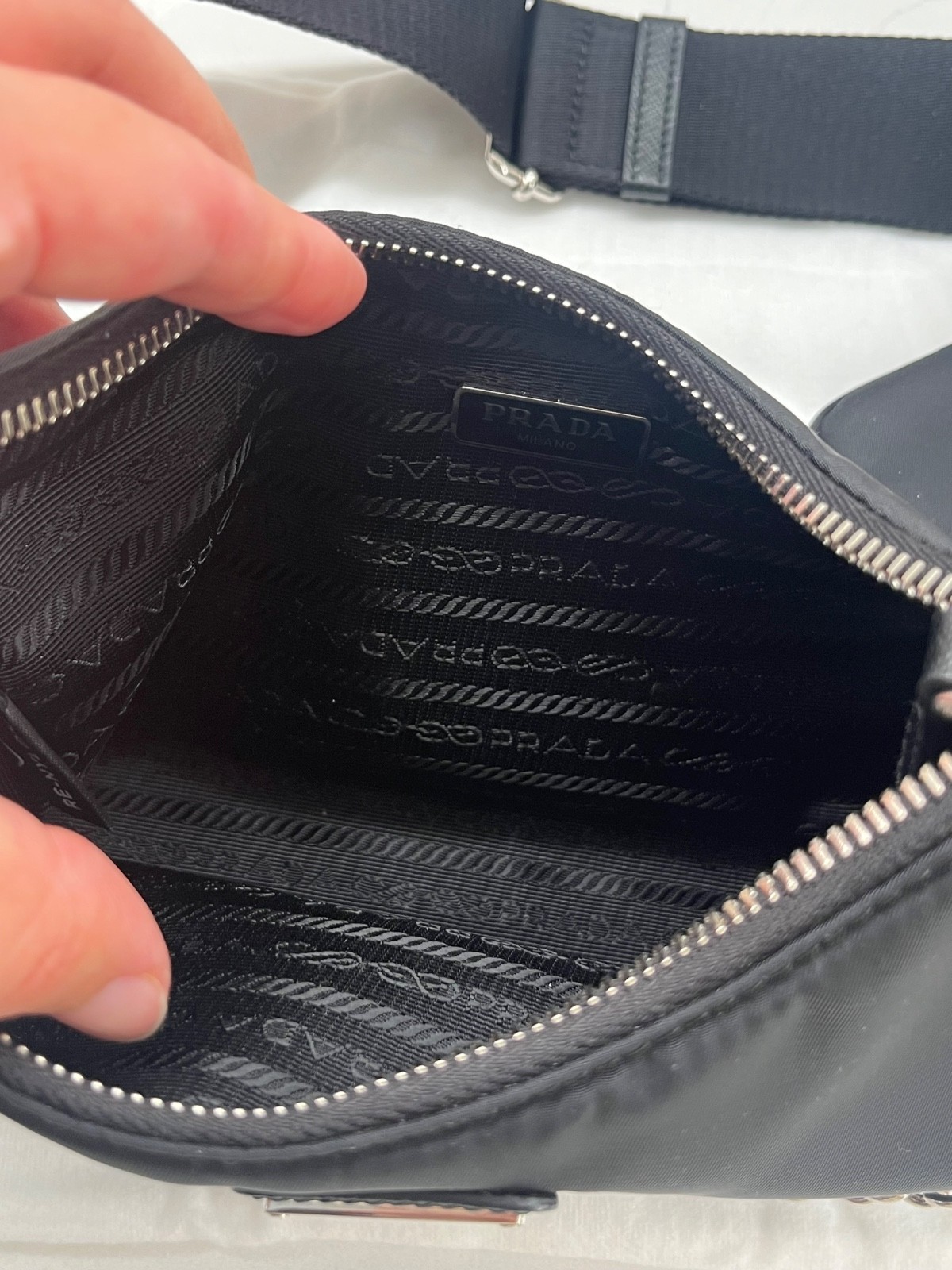 AUTHENTIC PRADA Re-Edition 2005 Nylon Shoulder Bag/Crossbody in Black
