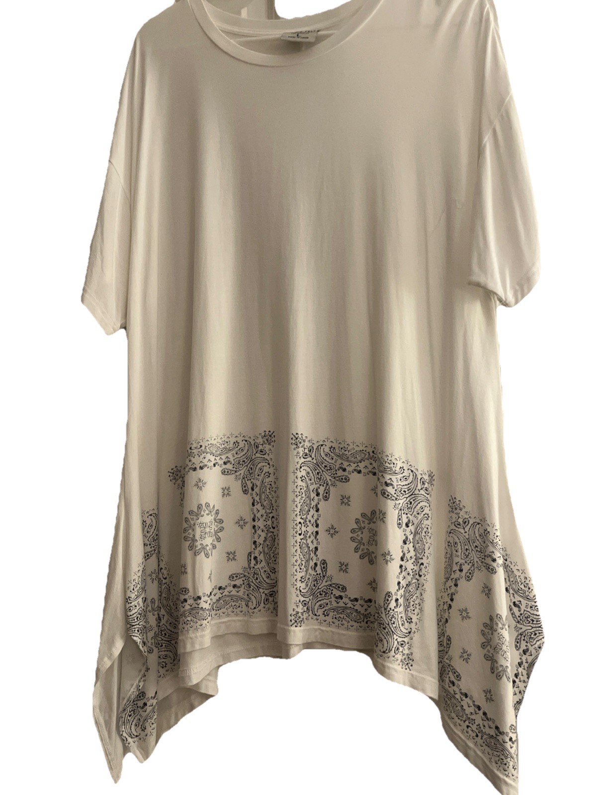 Laurie Felt Silky Rayon From Bamboo Paisley Printed Tunic Tee White L EUC a3