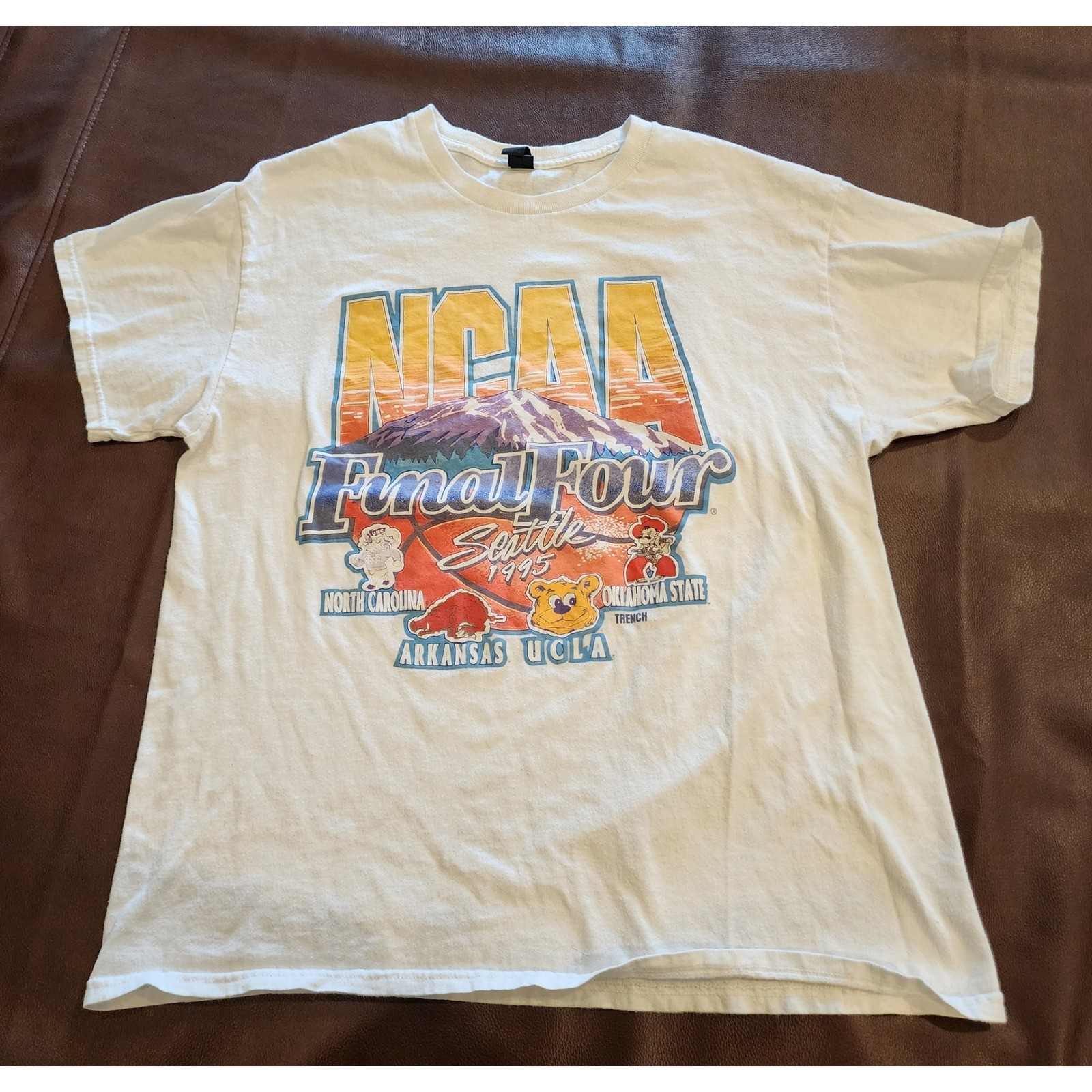 RARE Vintage NCAA Final Four Seattle 1995 T Shirt L UNC UCLA Arkansas Oklahoma