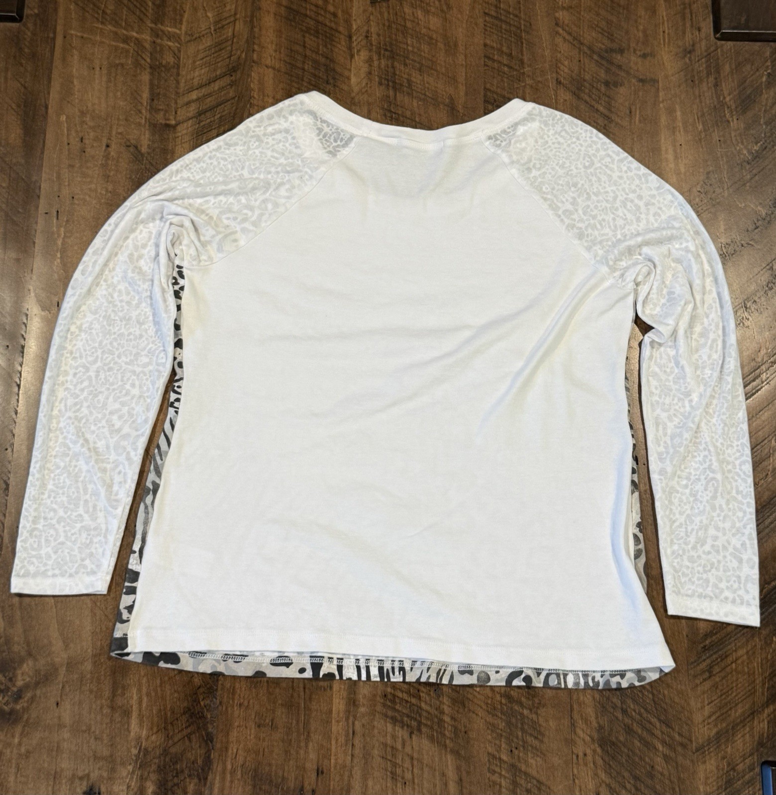 B.L.E.U. Animal Print Raglan Top Embellished Cheetah Tiger Stripe Womens Size M