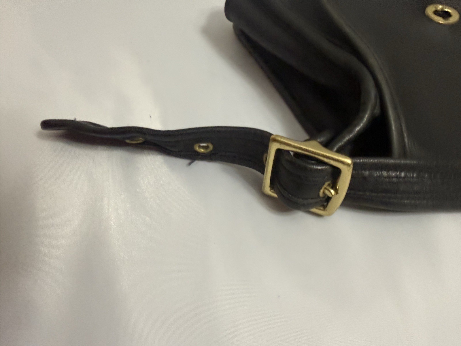 Coach Black Shoulder Bag Gold Hardware Turn Lock Adjustable Strap Buckle Accent