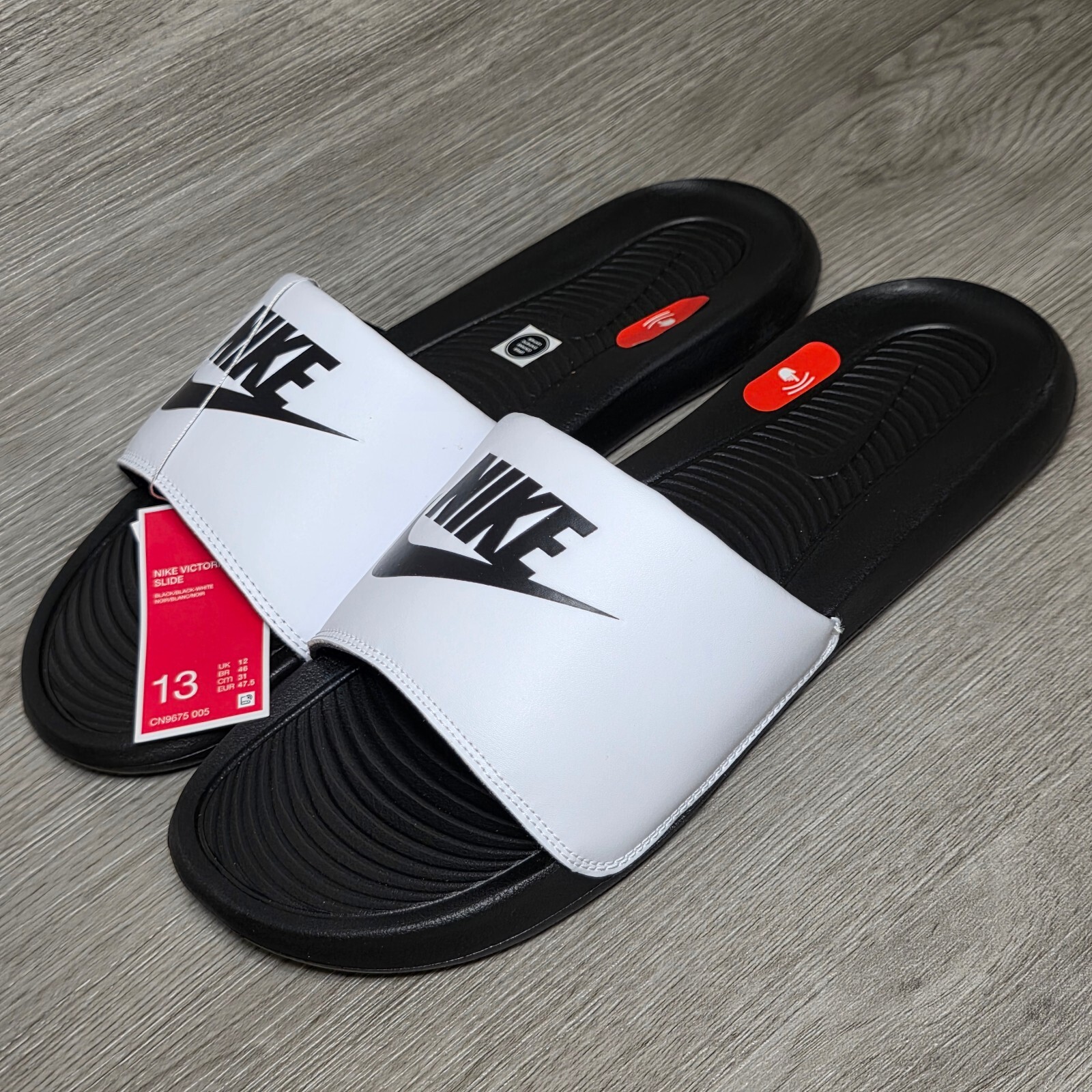 Nike Men’s Victori One Slip On Everyday Comfort Slides Sandals Sz 13 Black White